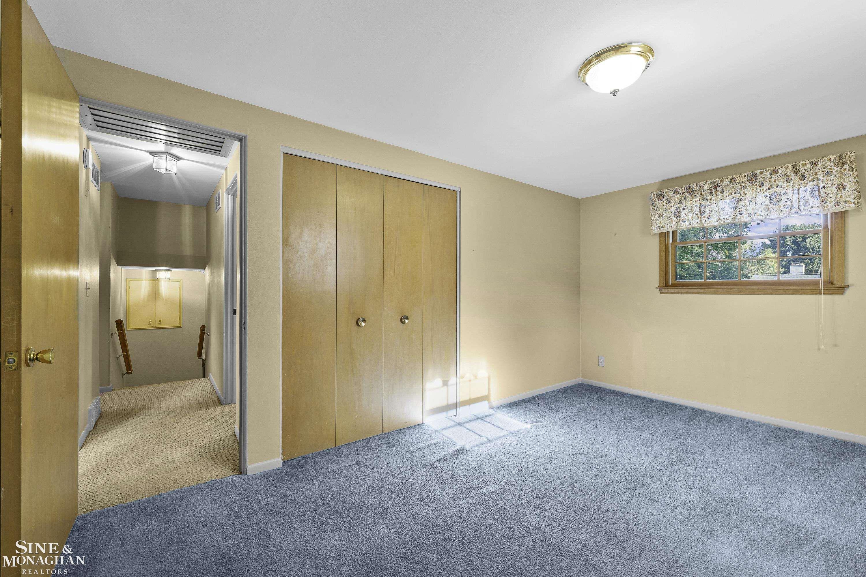 581 N Rosedale Court