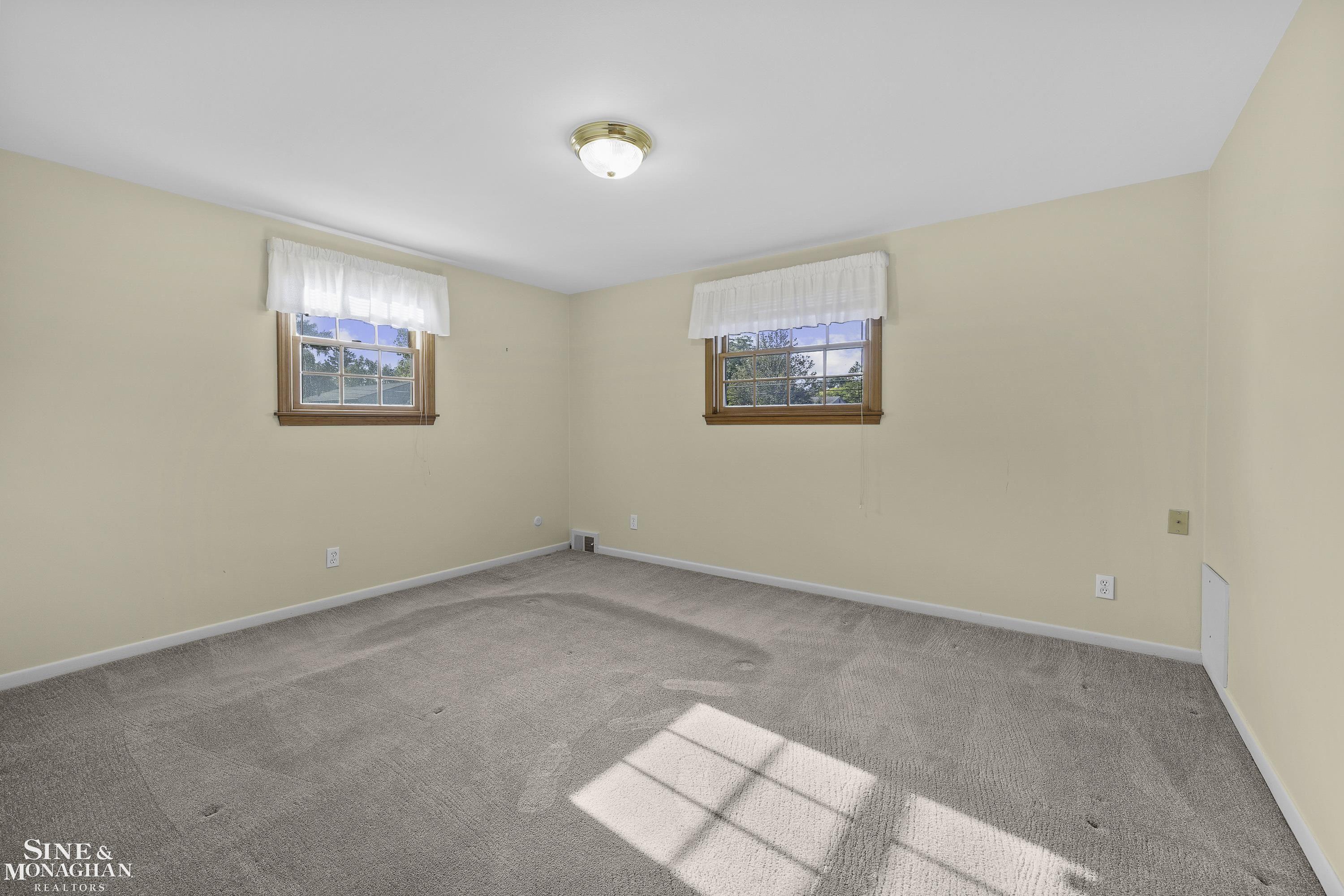 581 N Rosedale Court