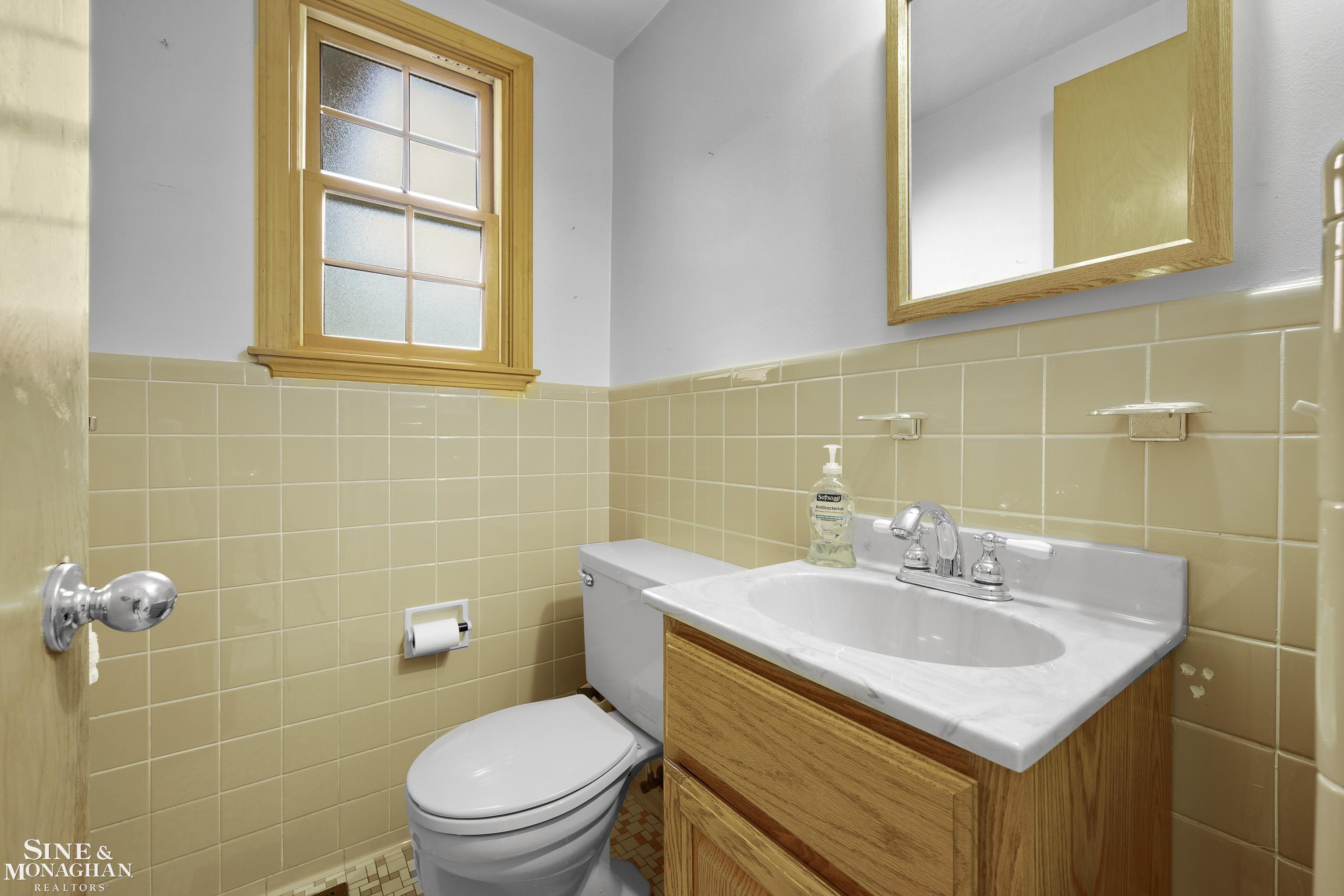 581 N Rosedale Court