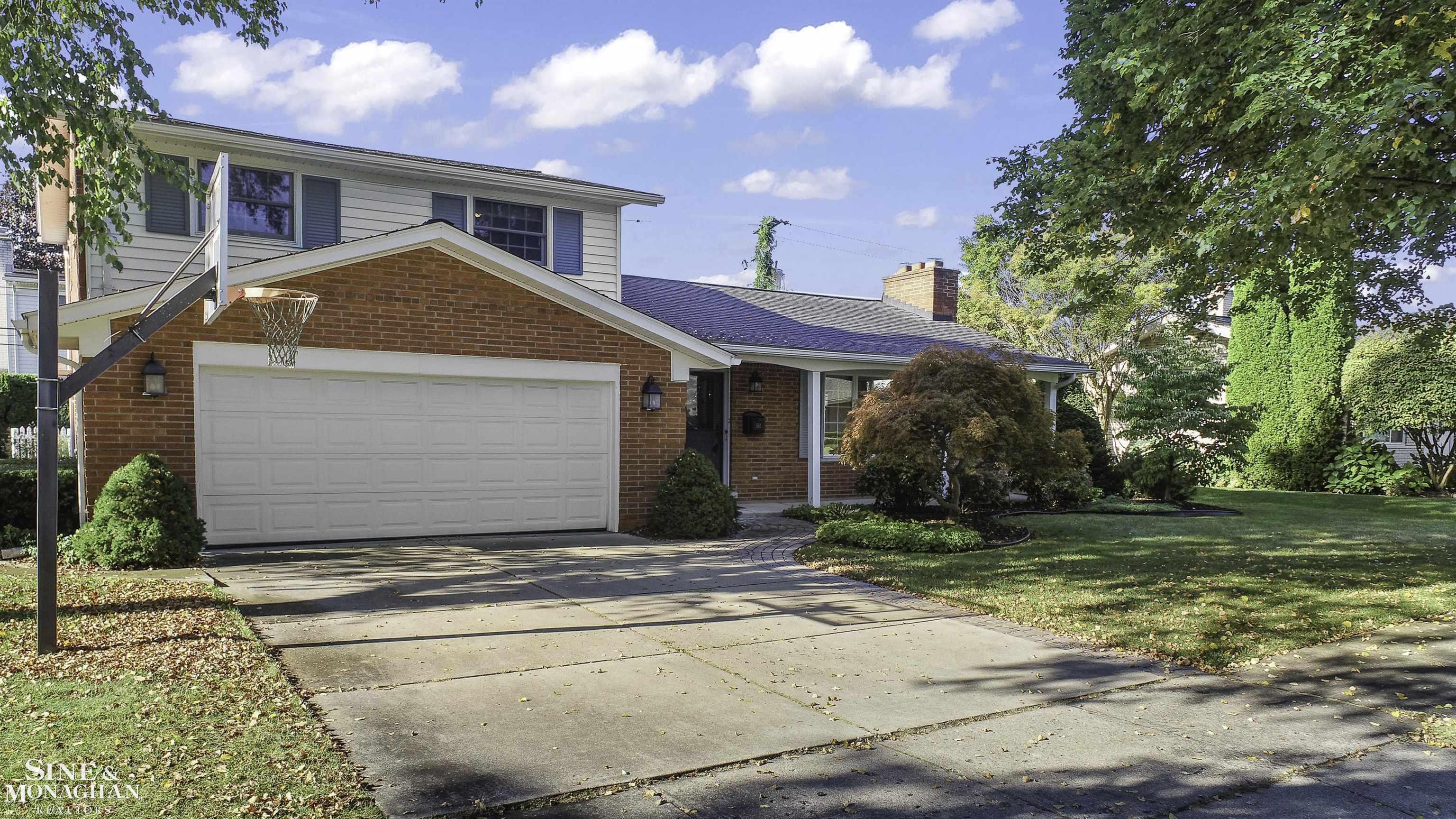 581 N Rosedale Court