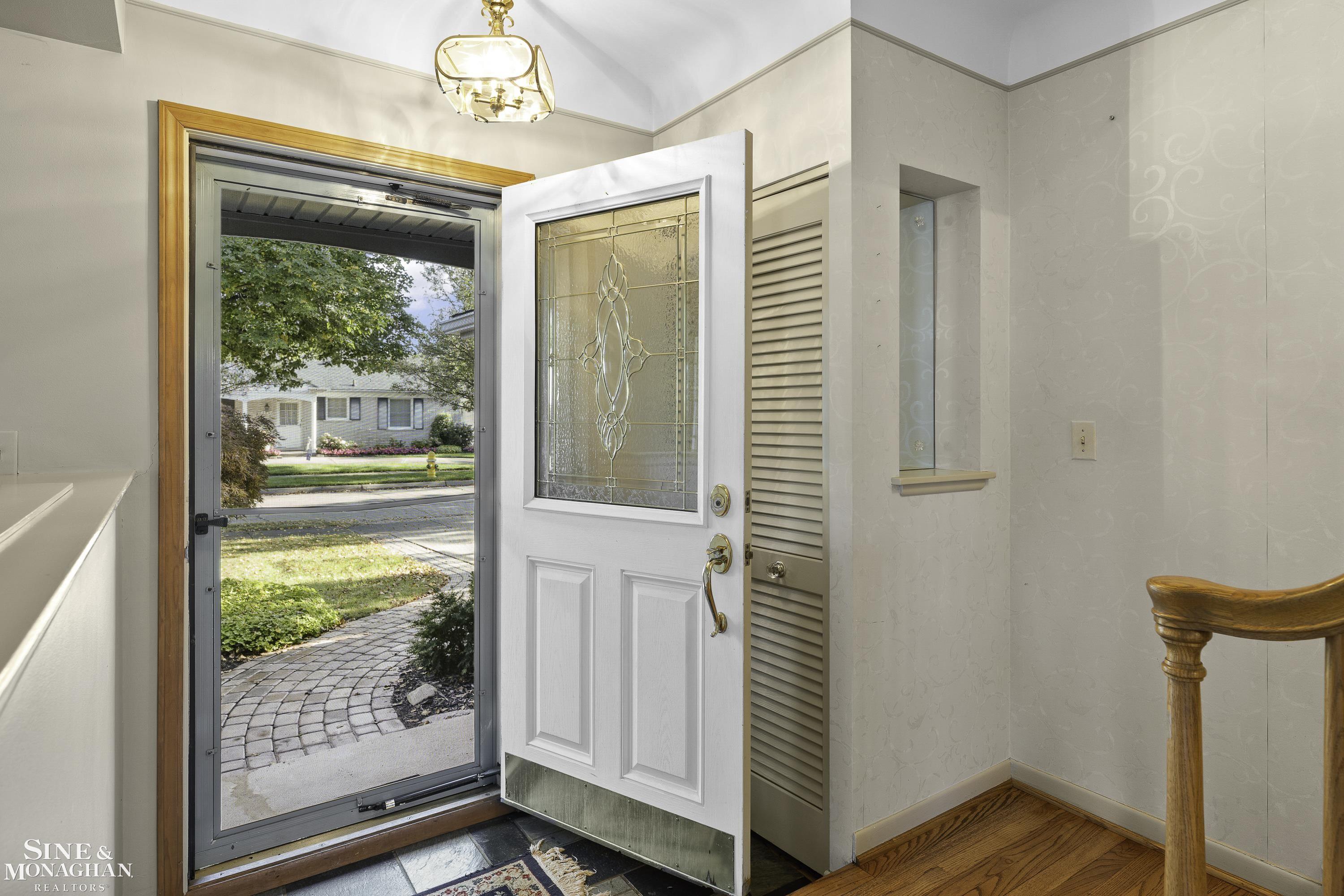 581 N Rosedale Court