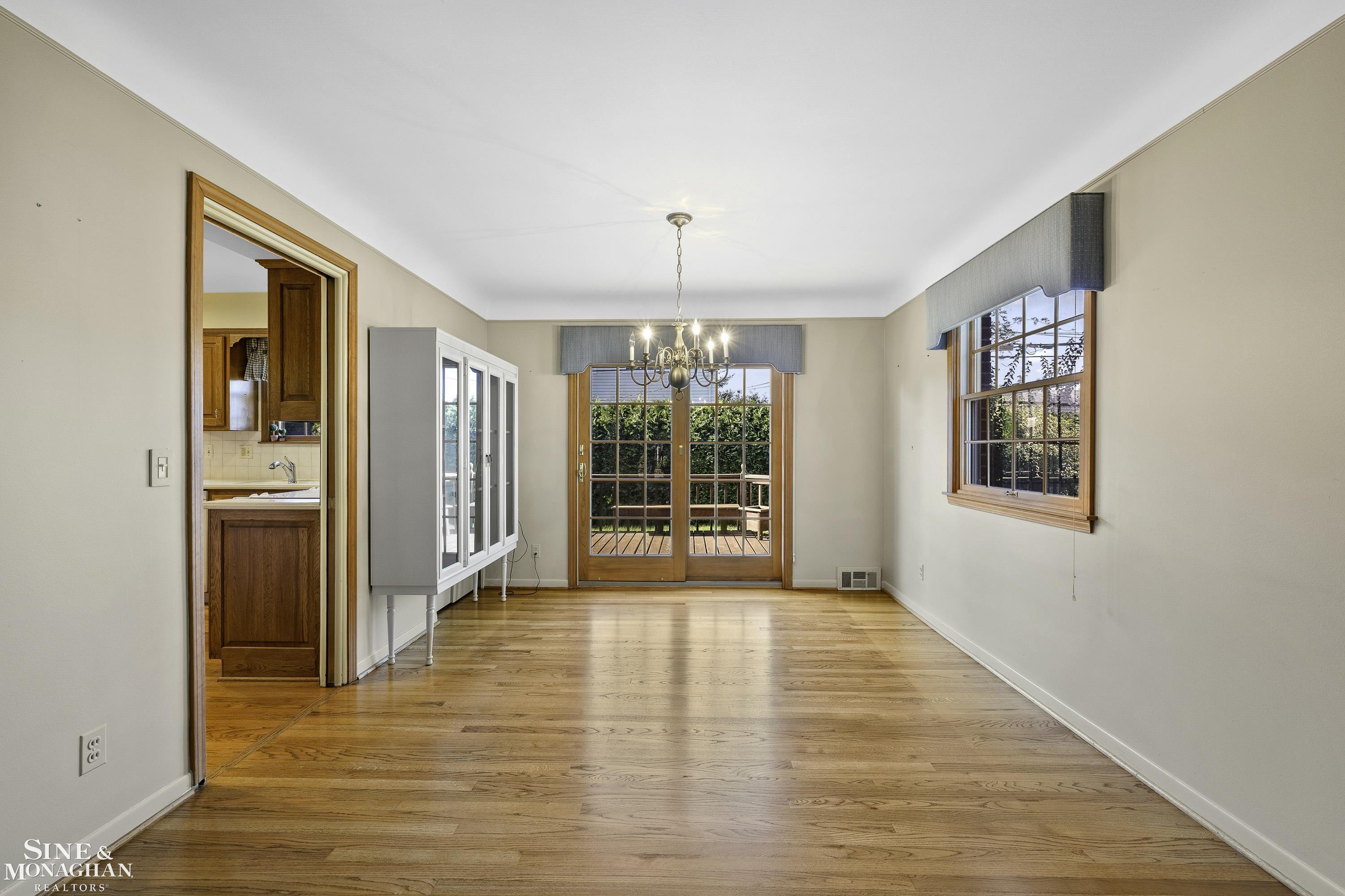 581 N Rosedale Court