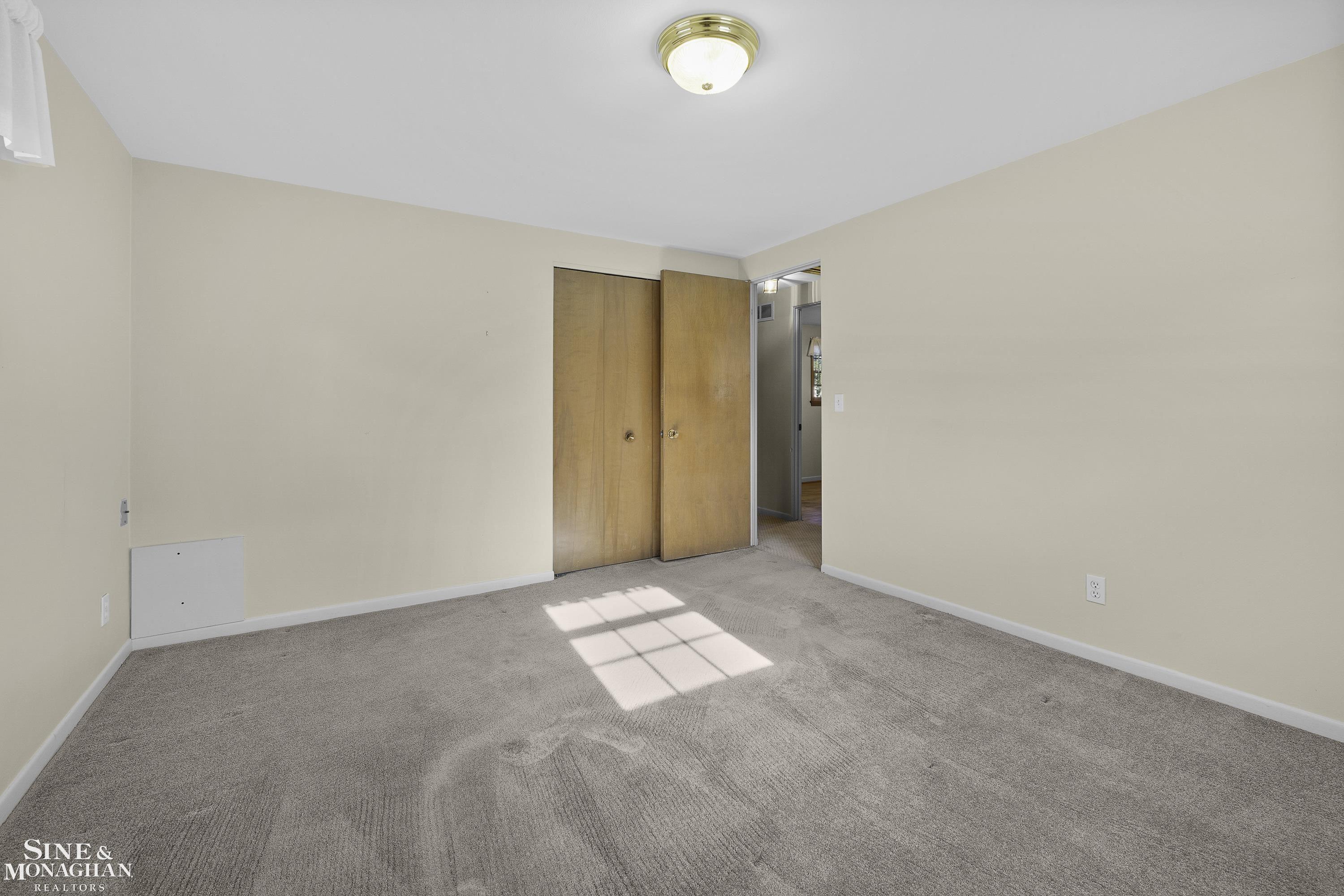 581 N Rosedale Court