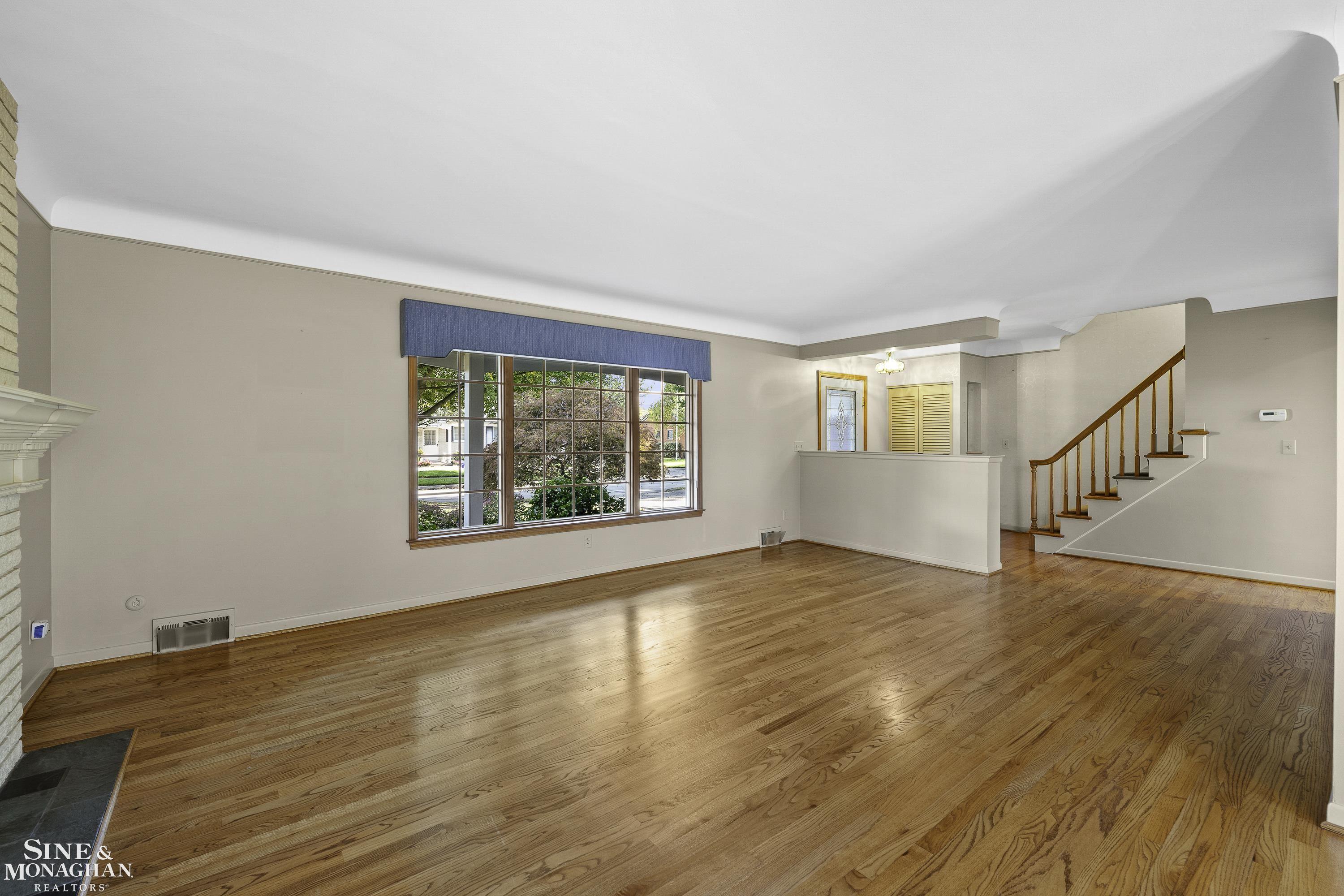 581 N Rosedale Court