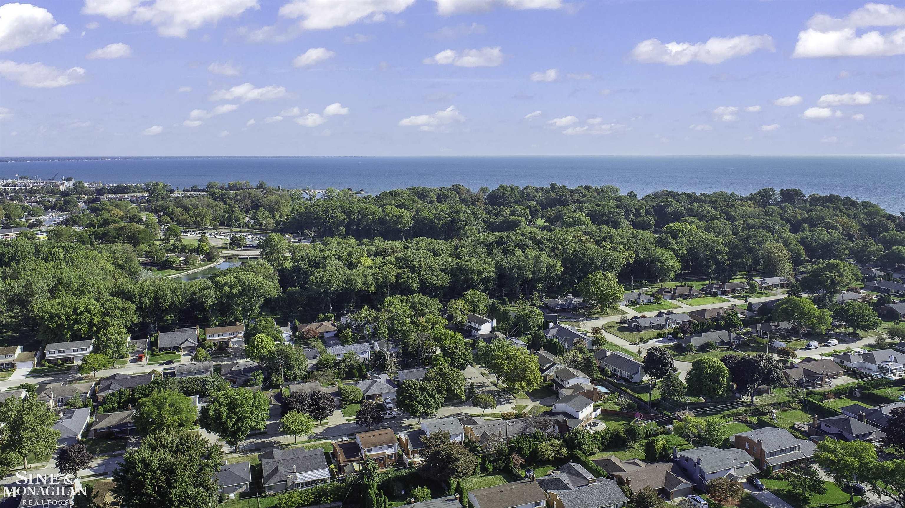 581 N Rosedale Court