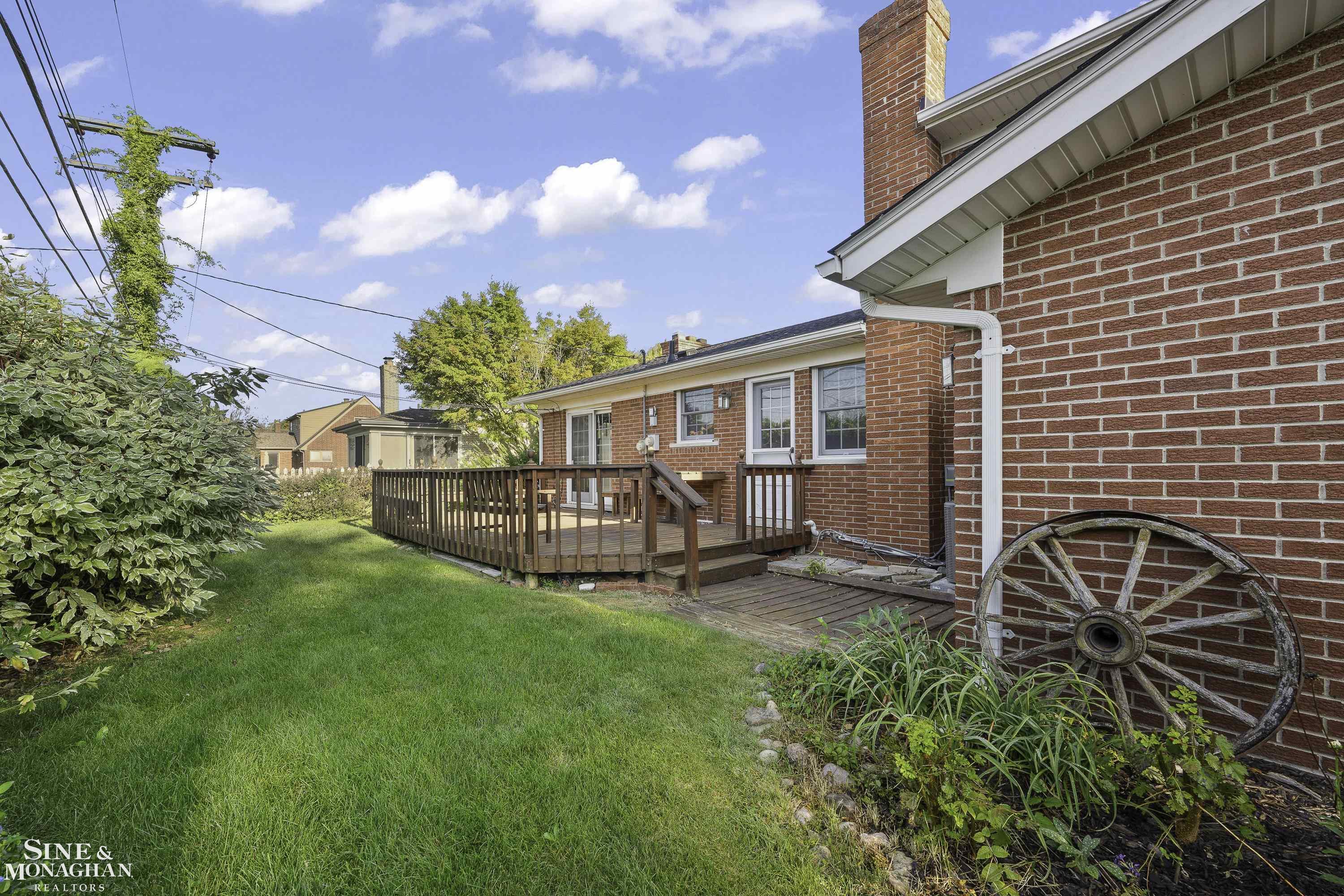 581 N Rosedale Court