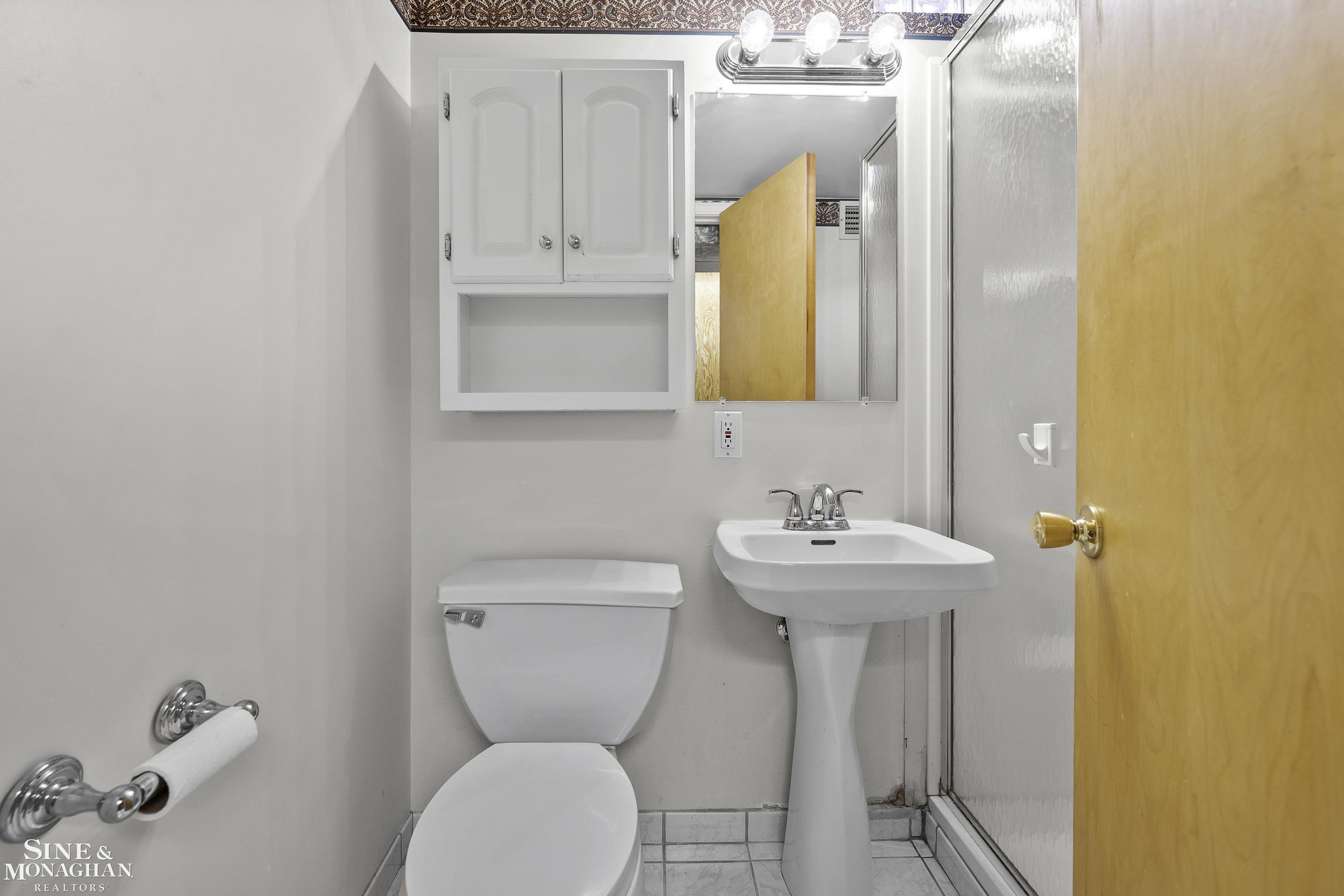 581 N Rosedale Court