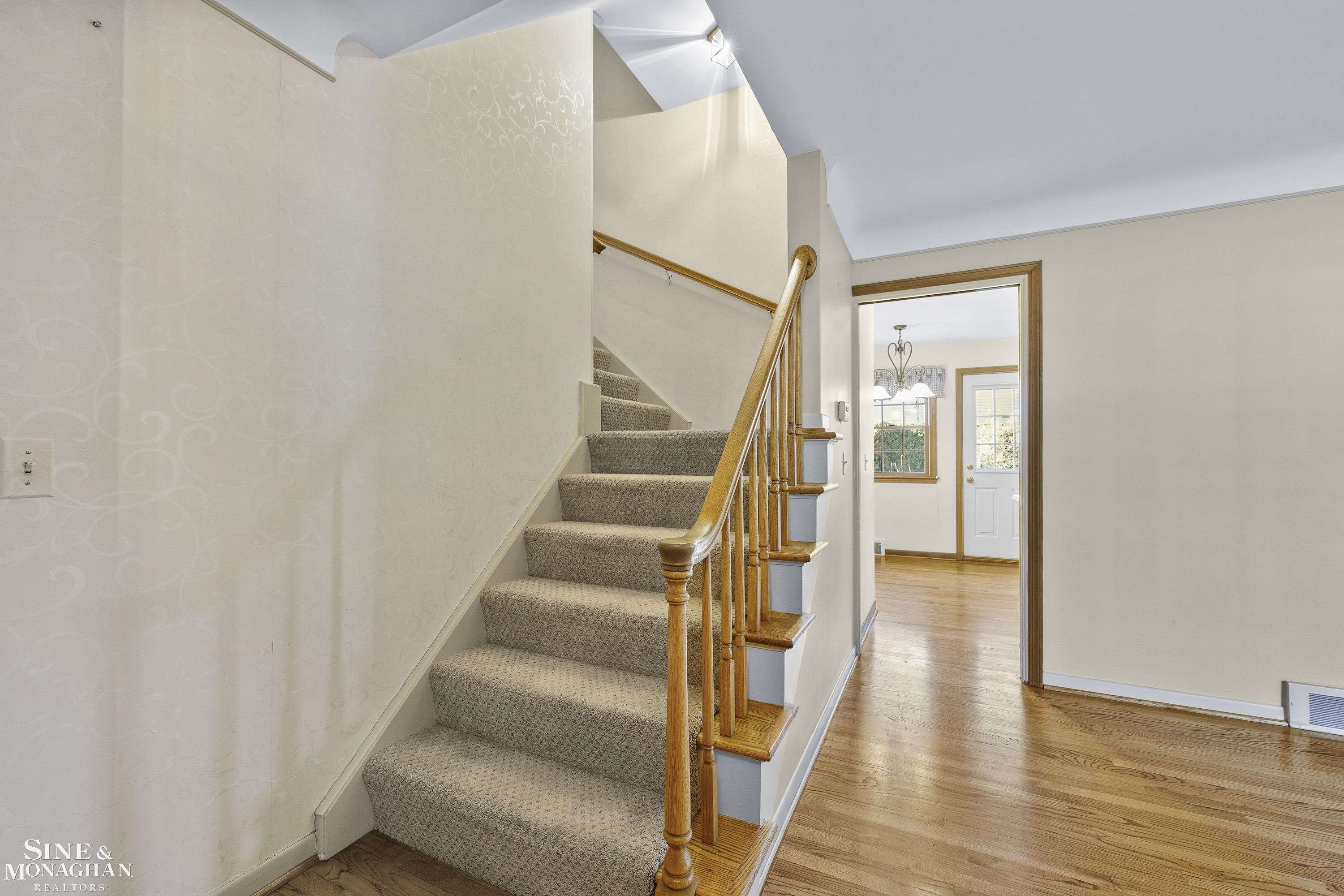 581 N Rosedale Court