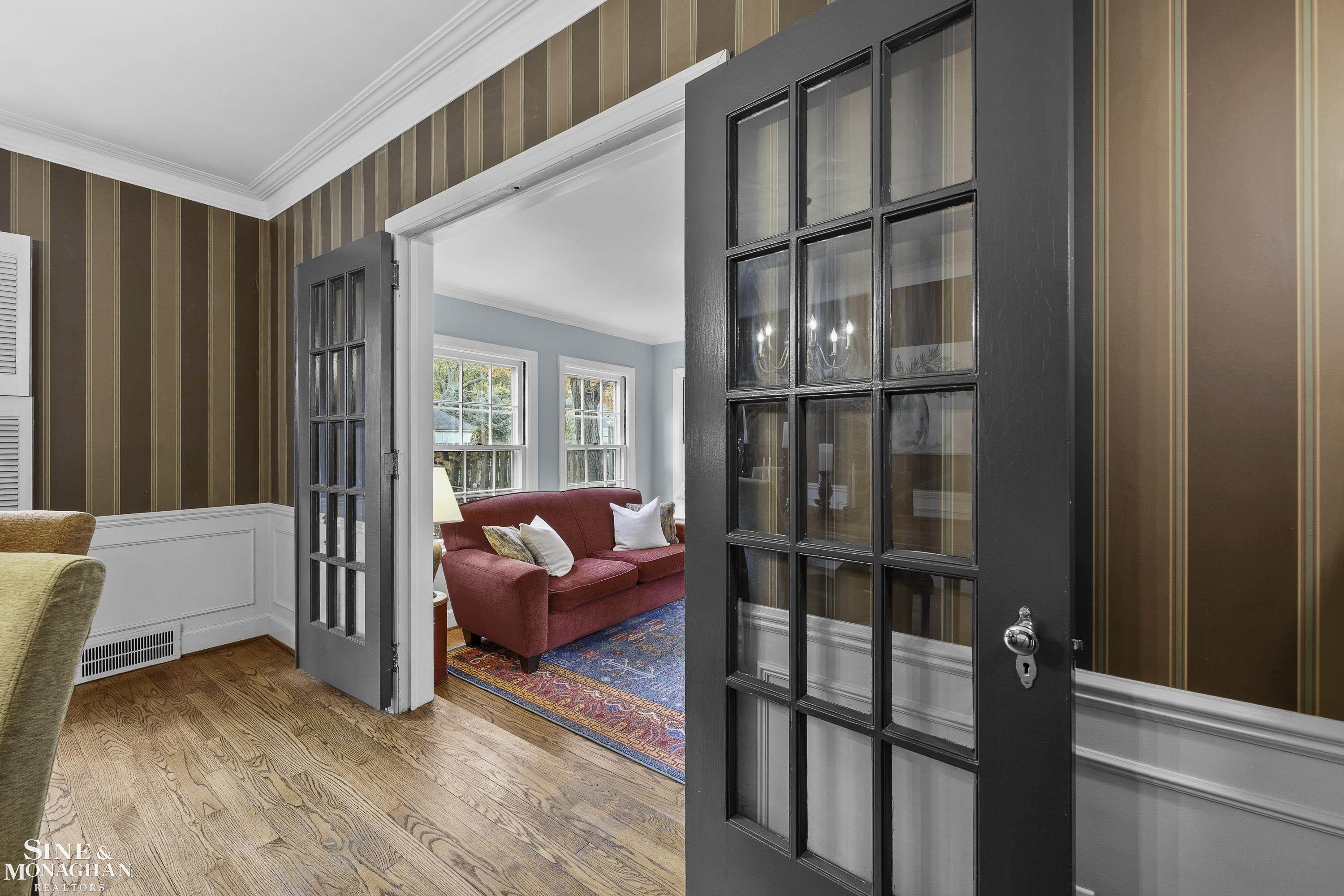 1385 Devonshire Road