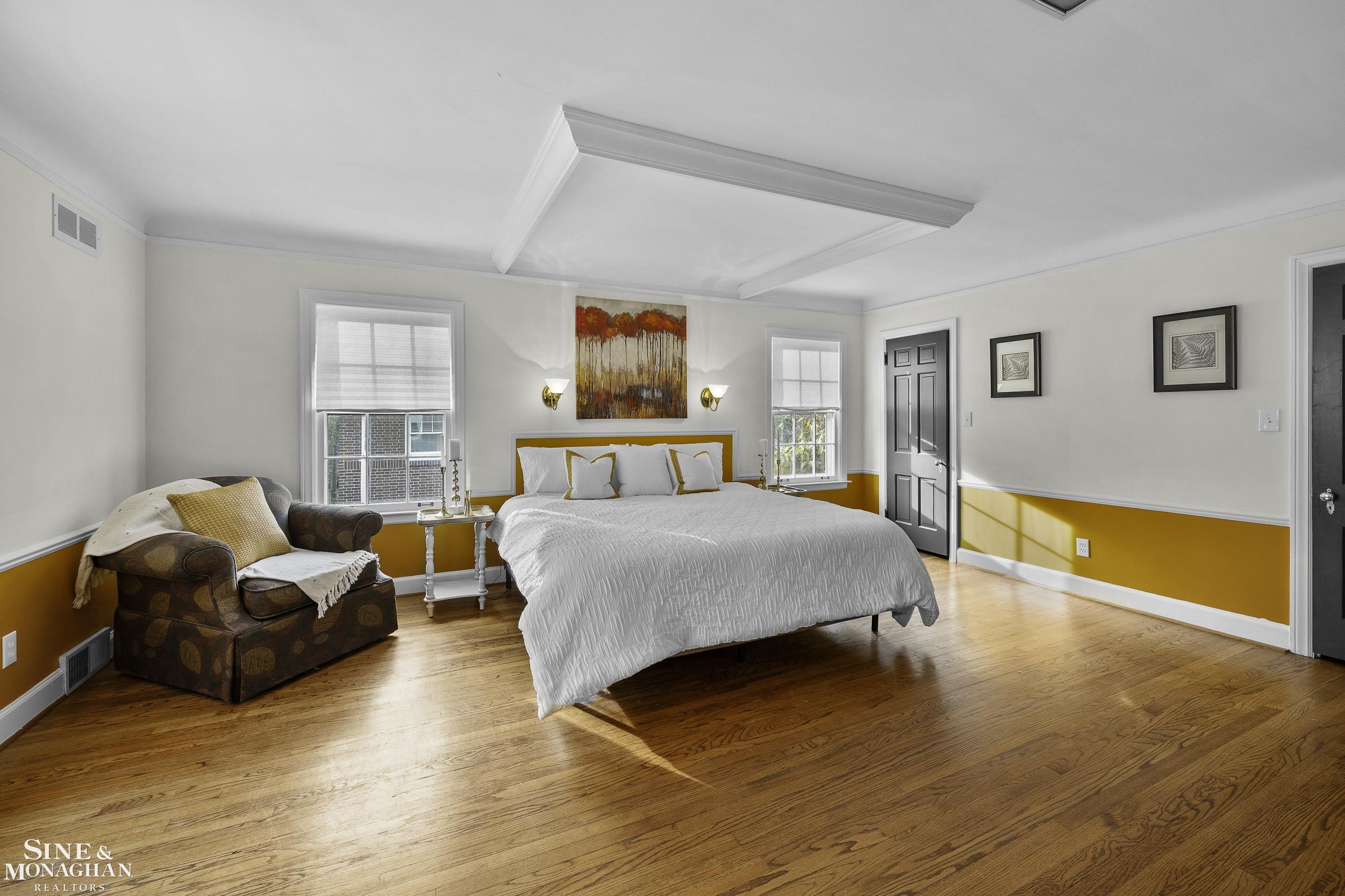 1385 Devonshire Road