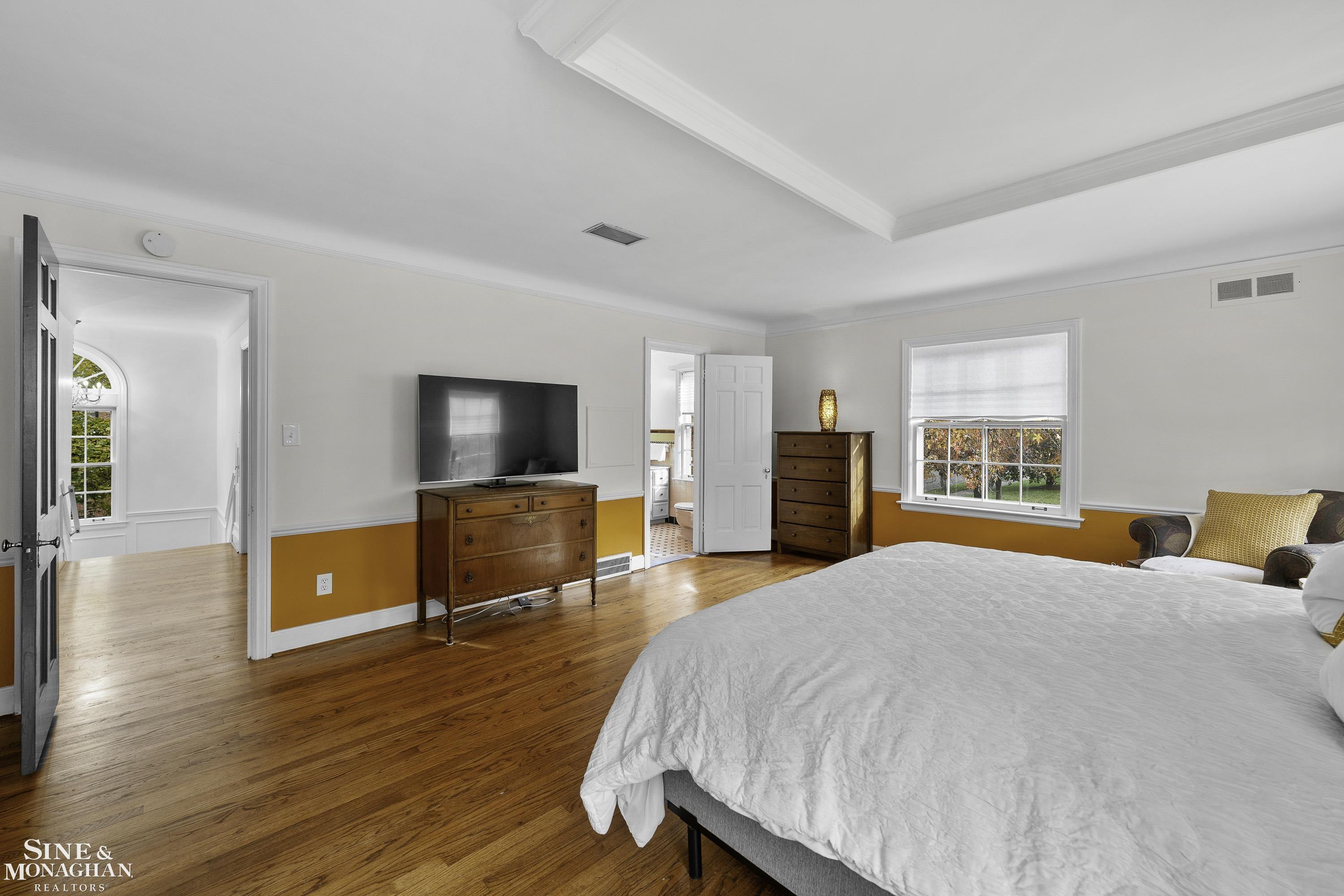 1385 Devonshire Road