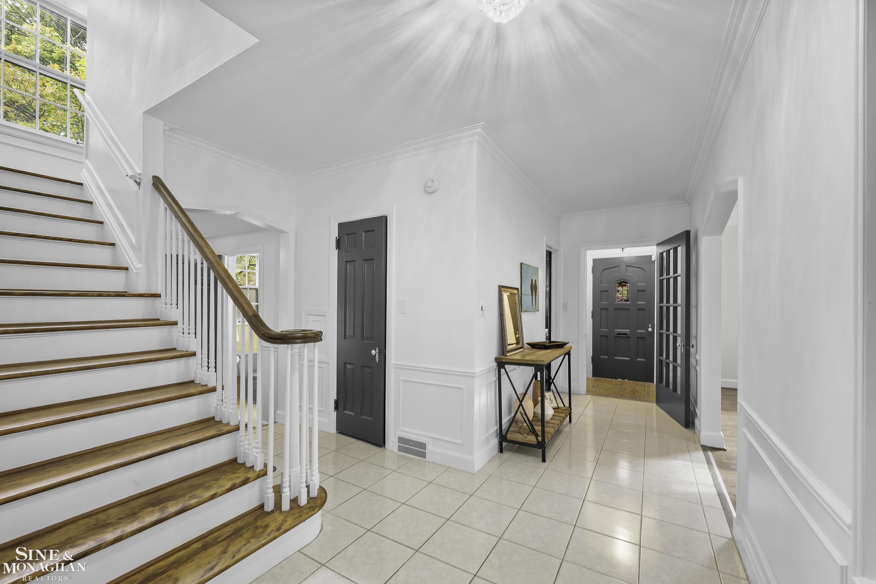 1385 Devonshire Road