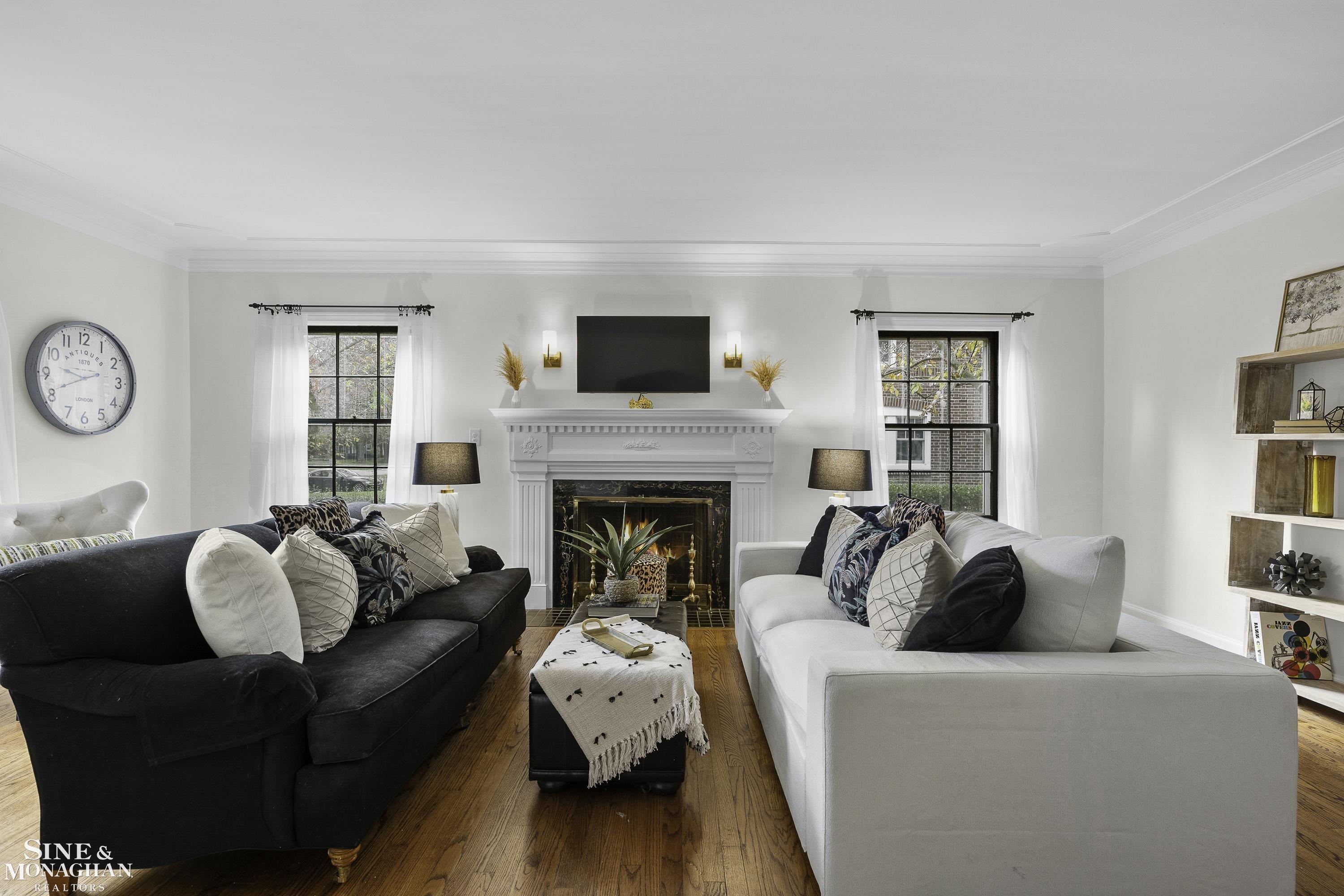 1385 Devonshire Road