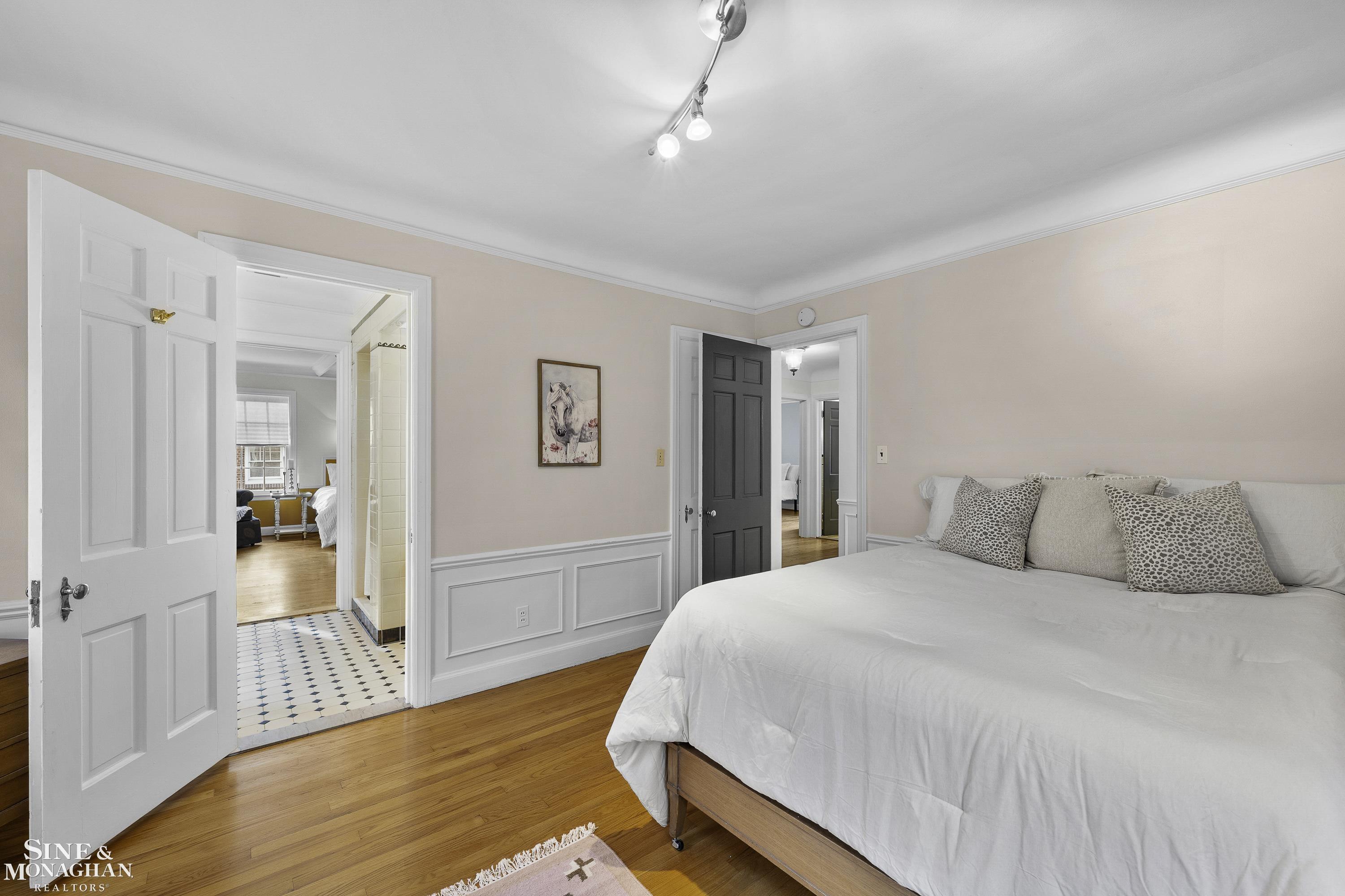 1385 Devonshire Road