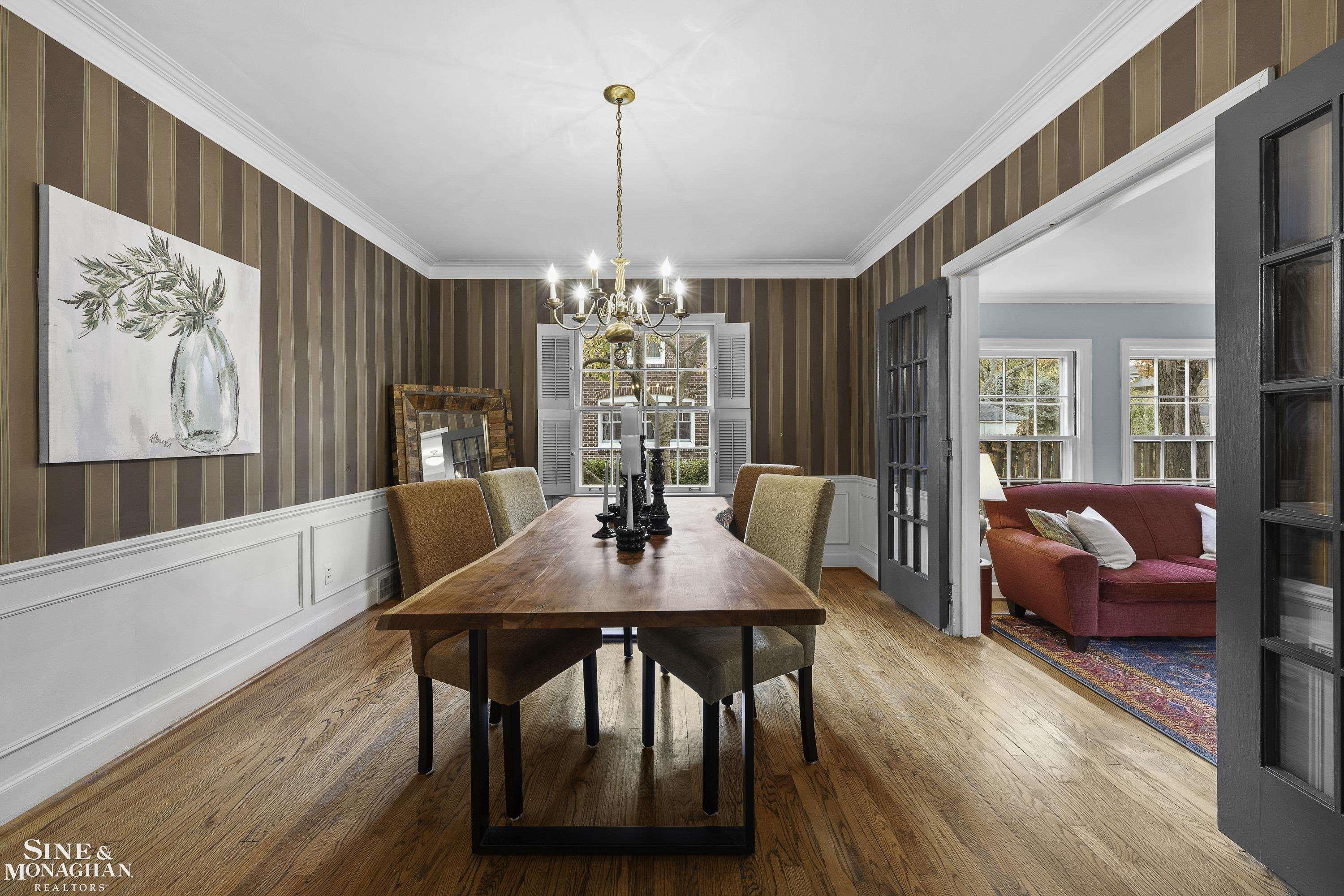 1385 Devonshire Road