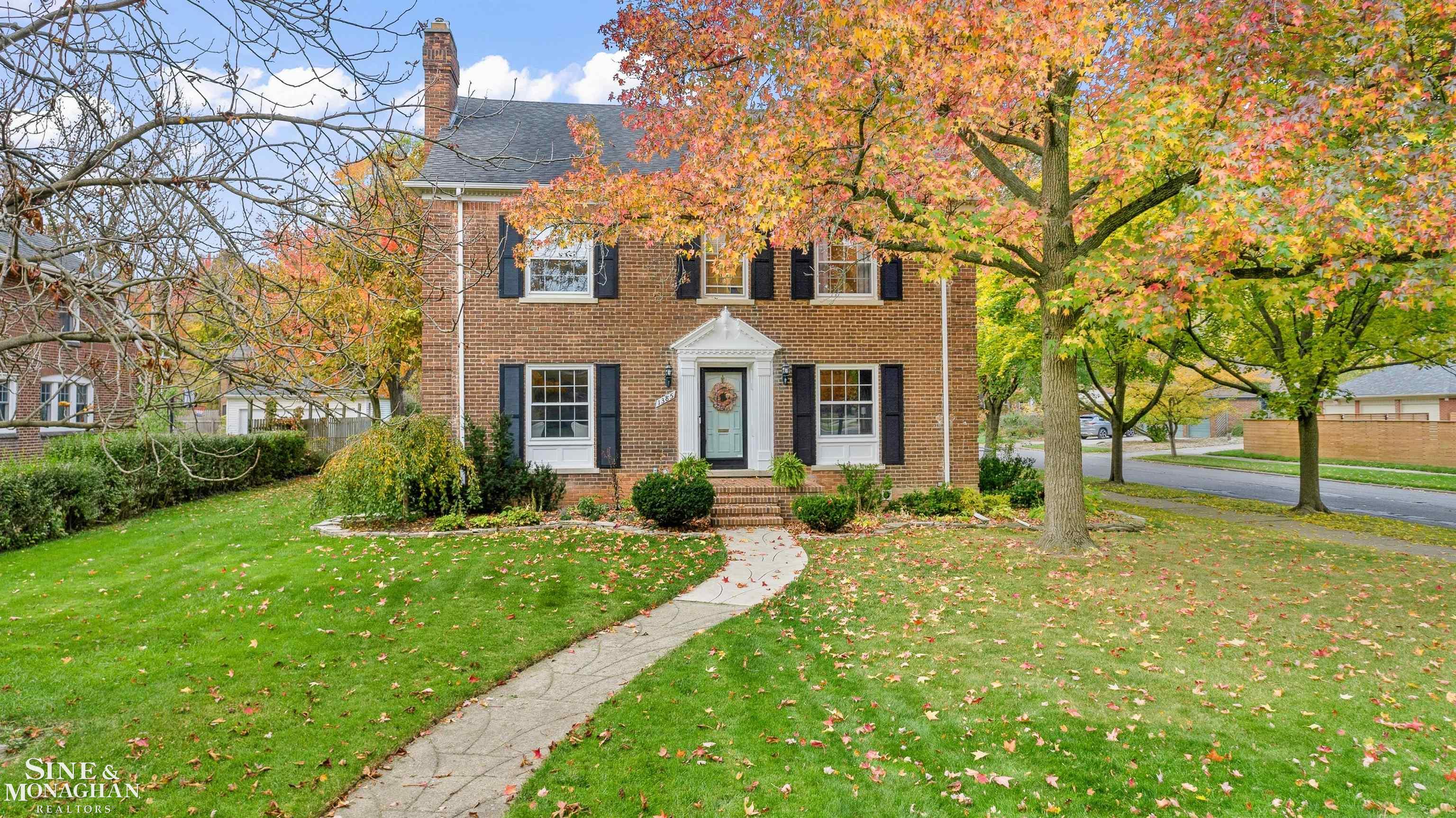 1385 Devonshire Road