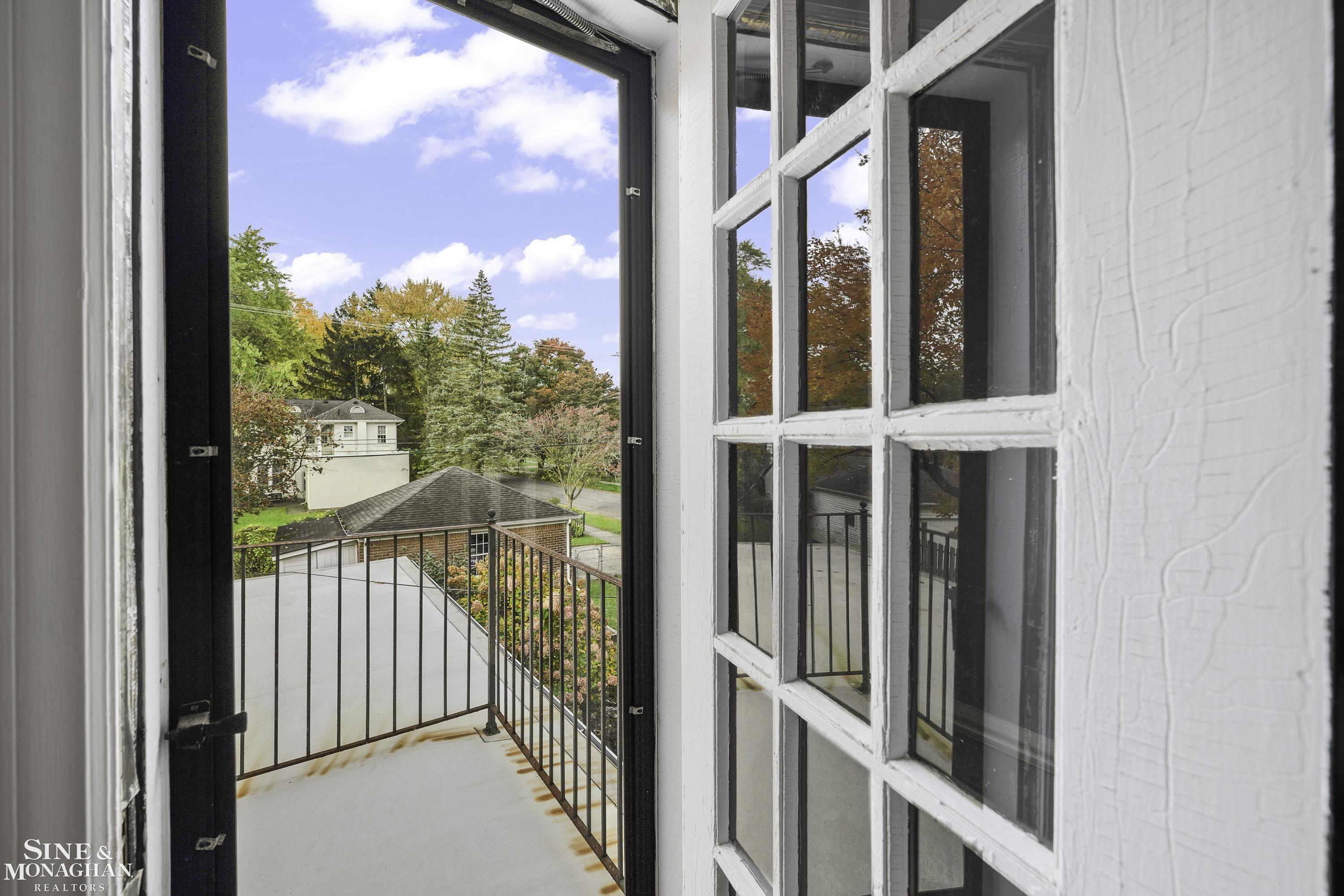 1385 Devonshire Road