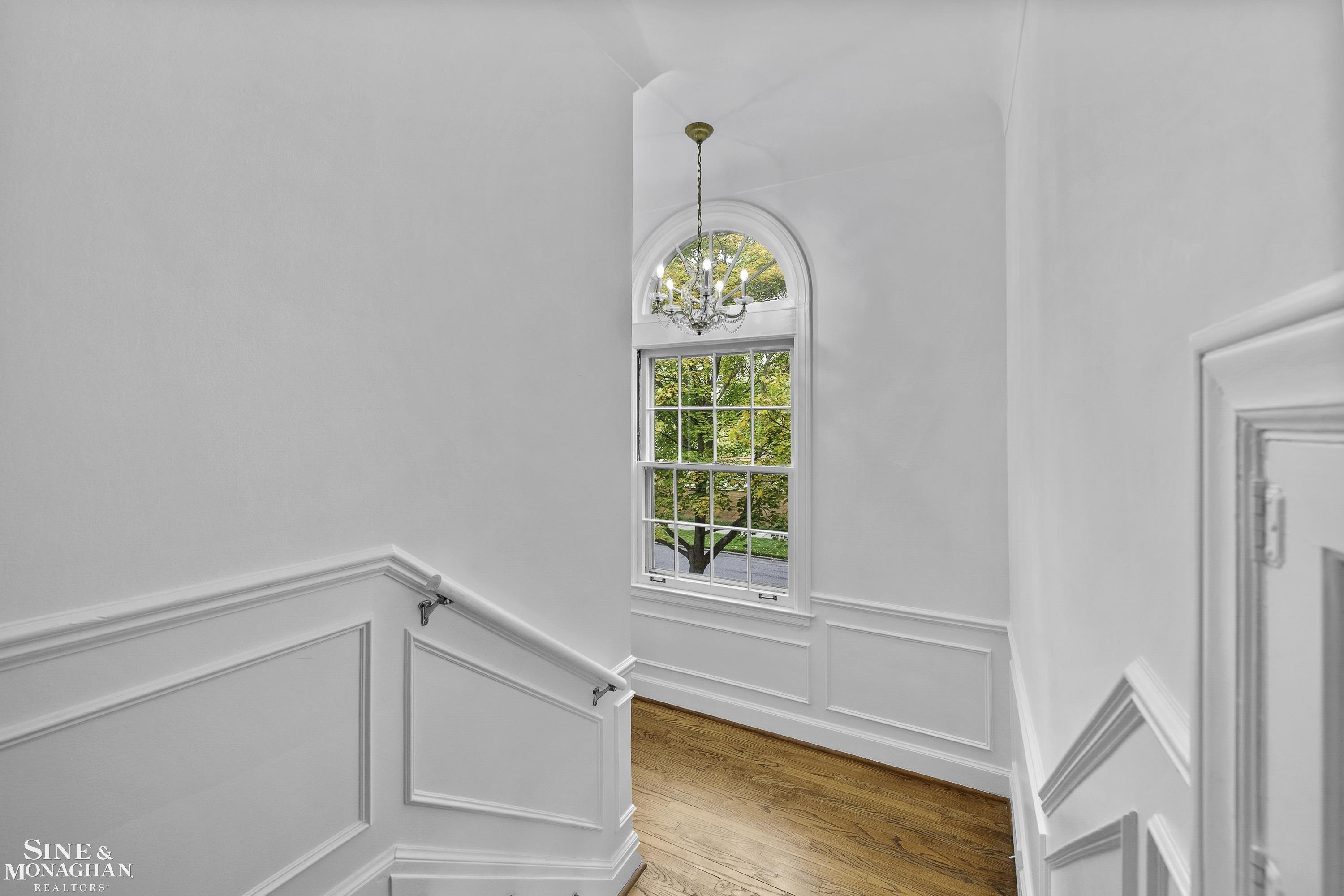 1385 Devonshire Road