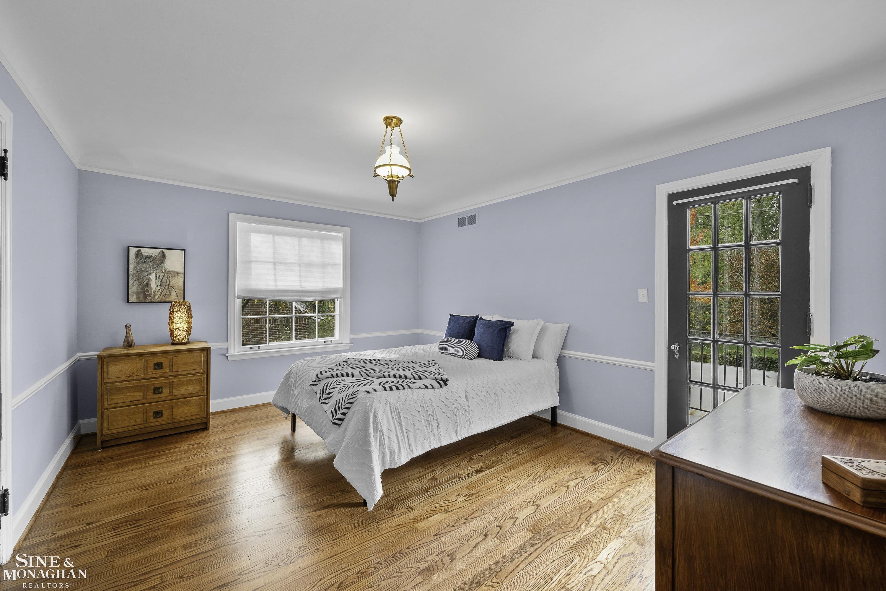 1385 Devonshire Road