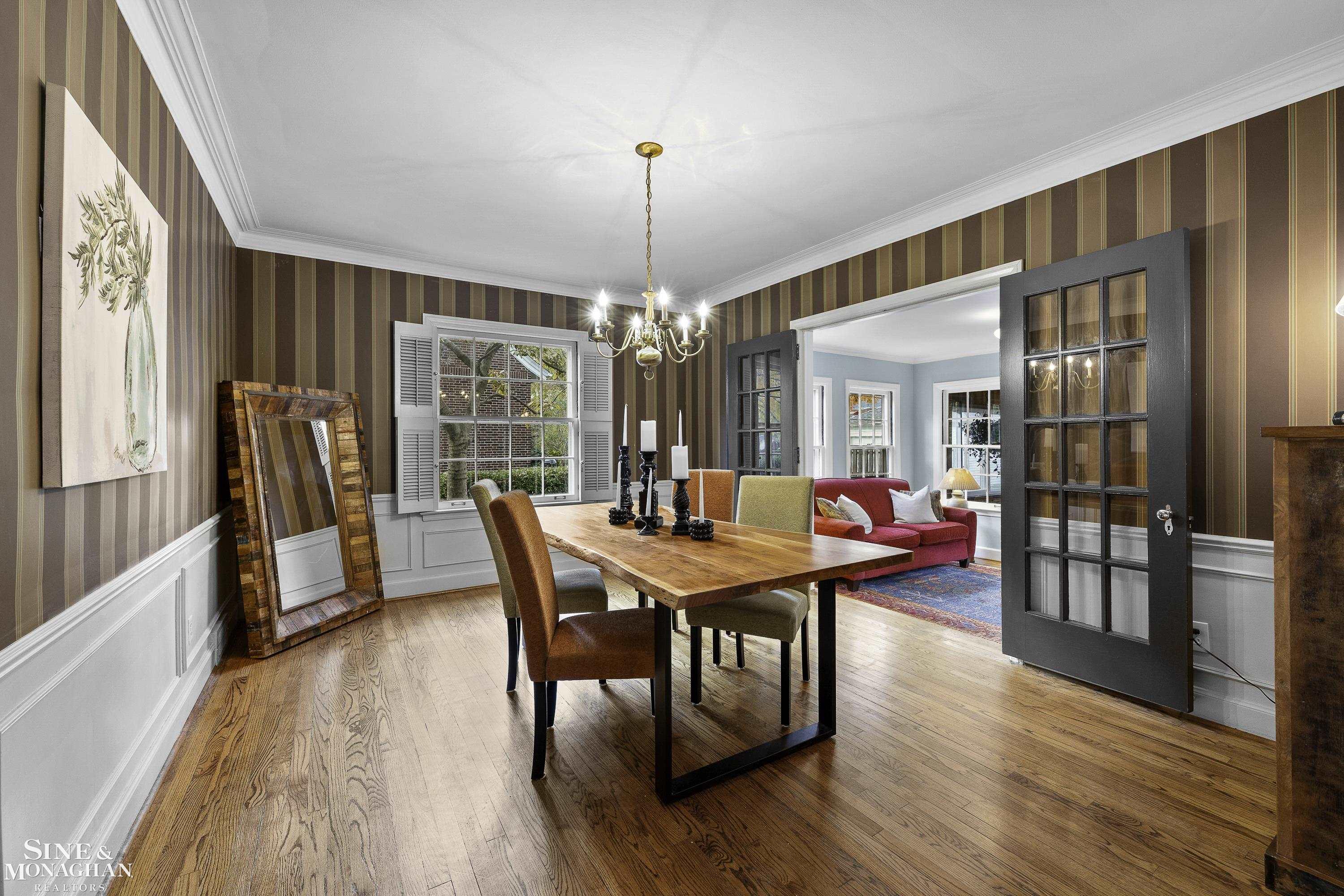 1385 Devonshire Road