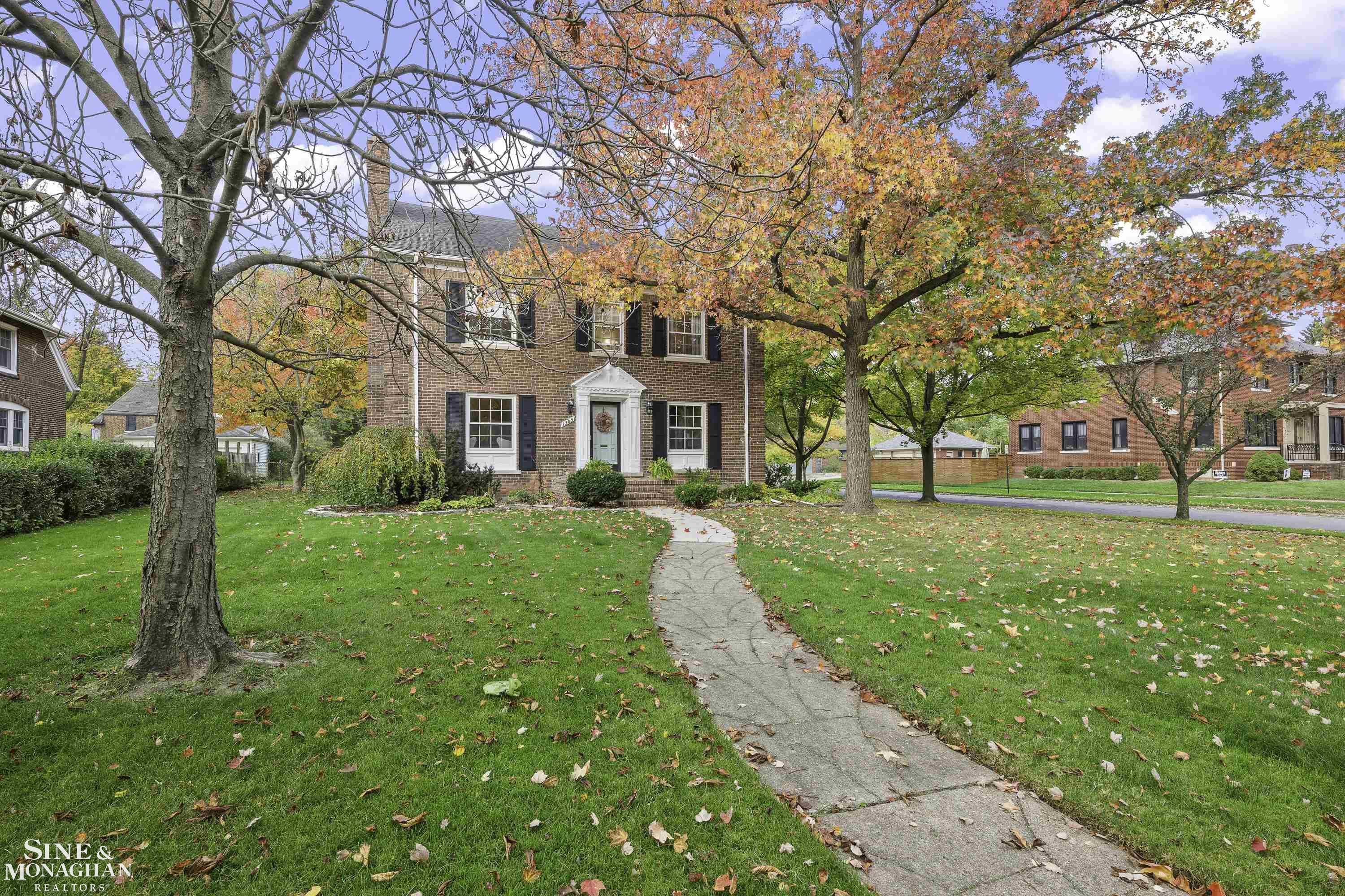 1385 Devonshire Road