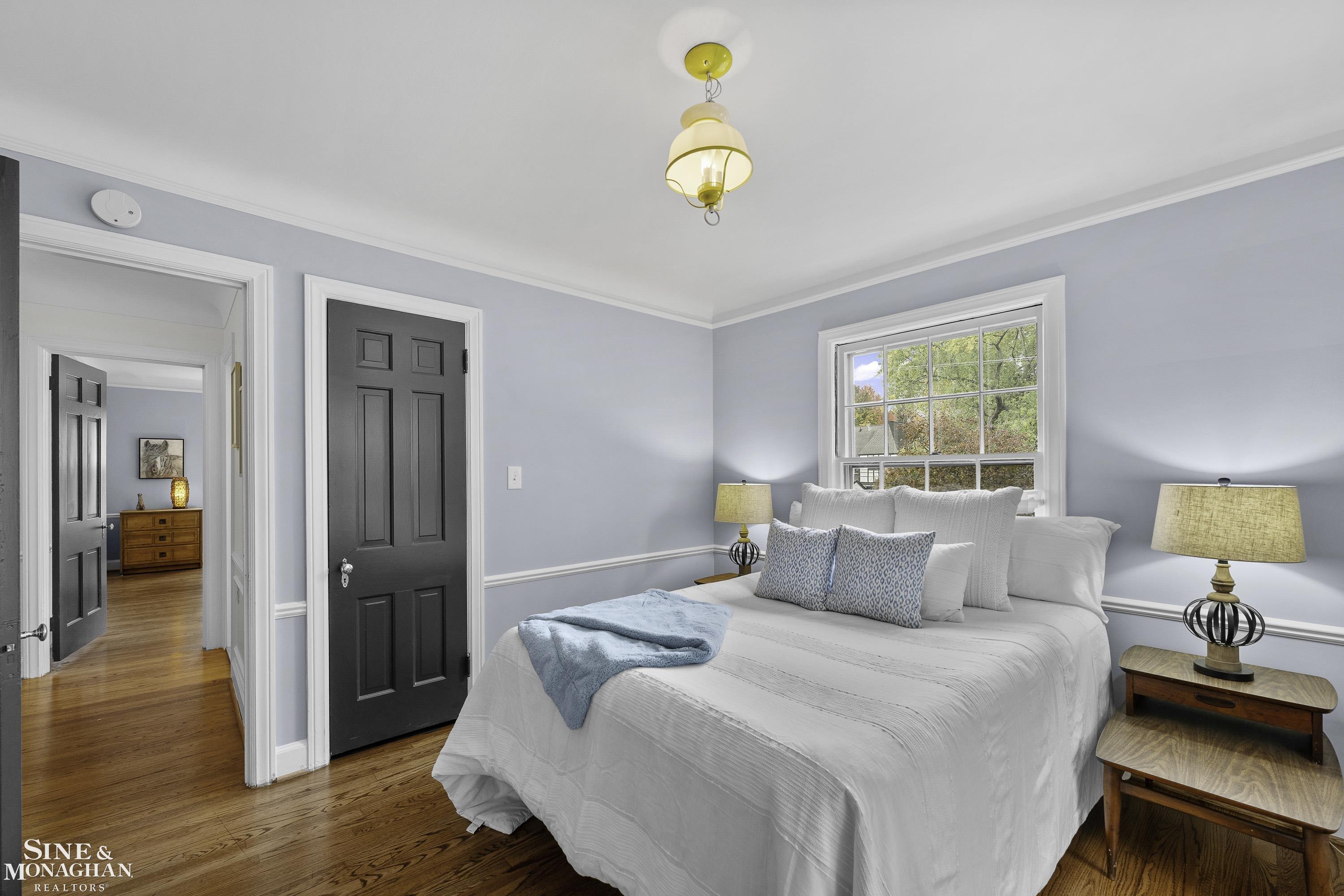 1385 Devonshire Road