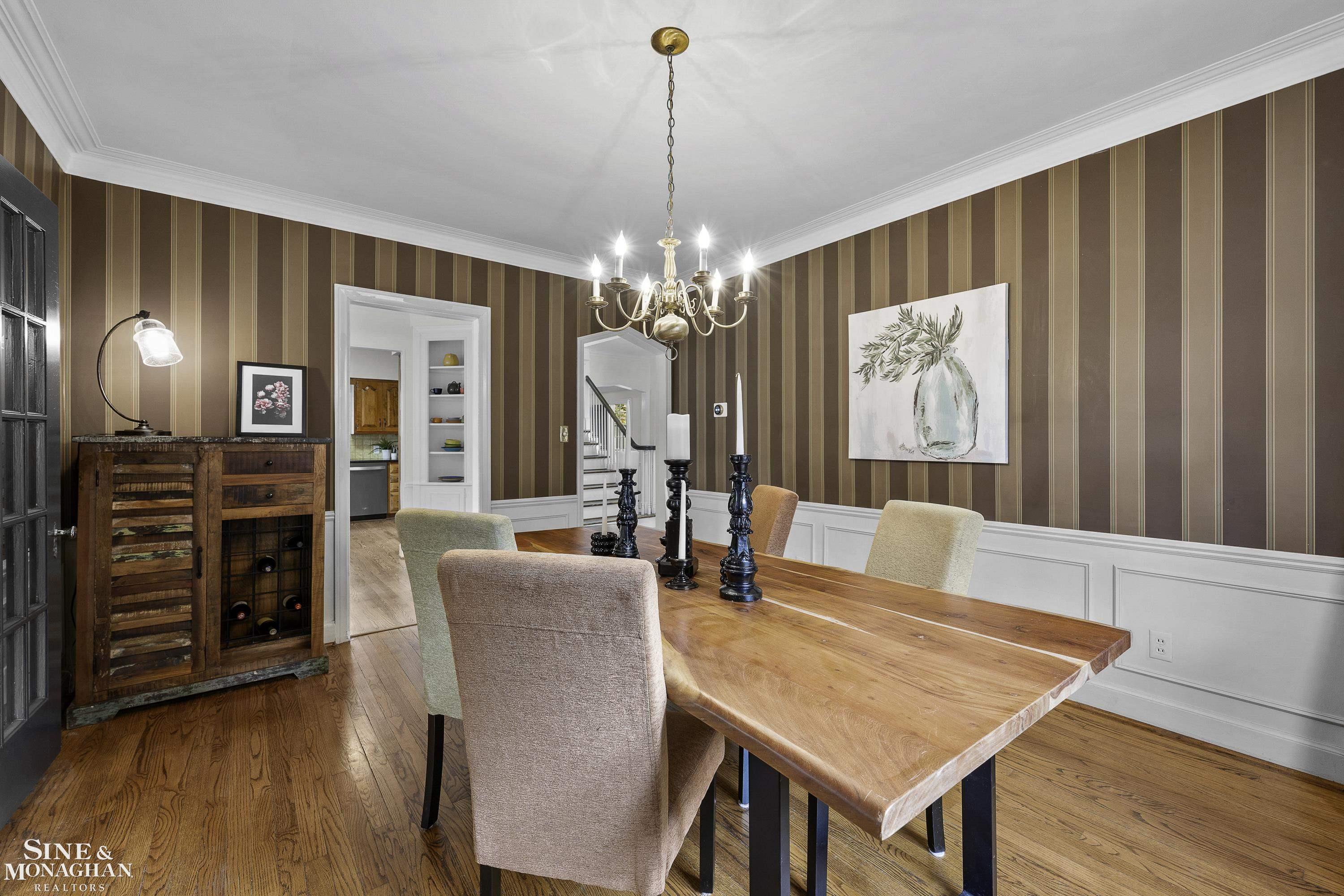 1385 Devonshire Road