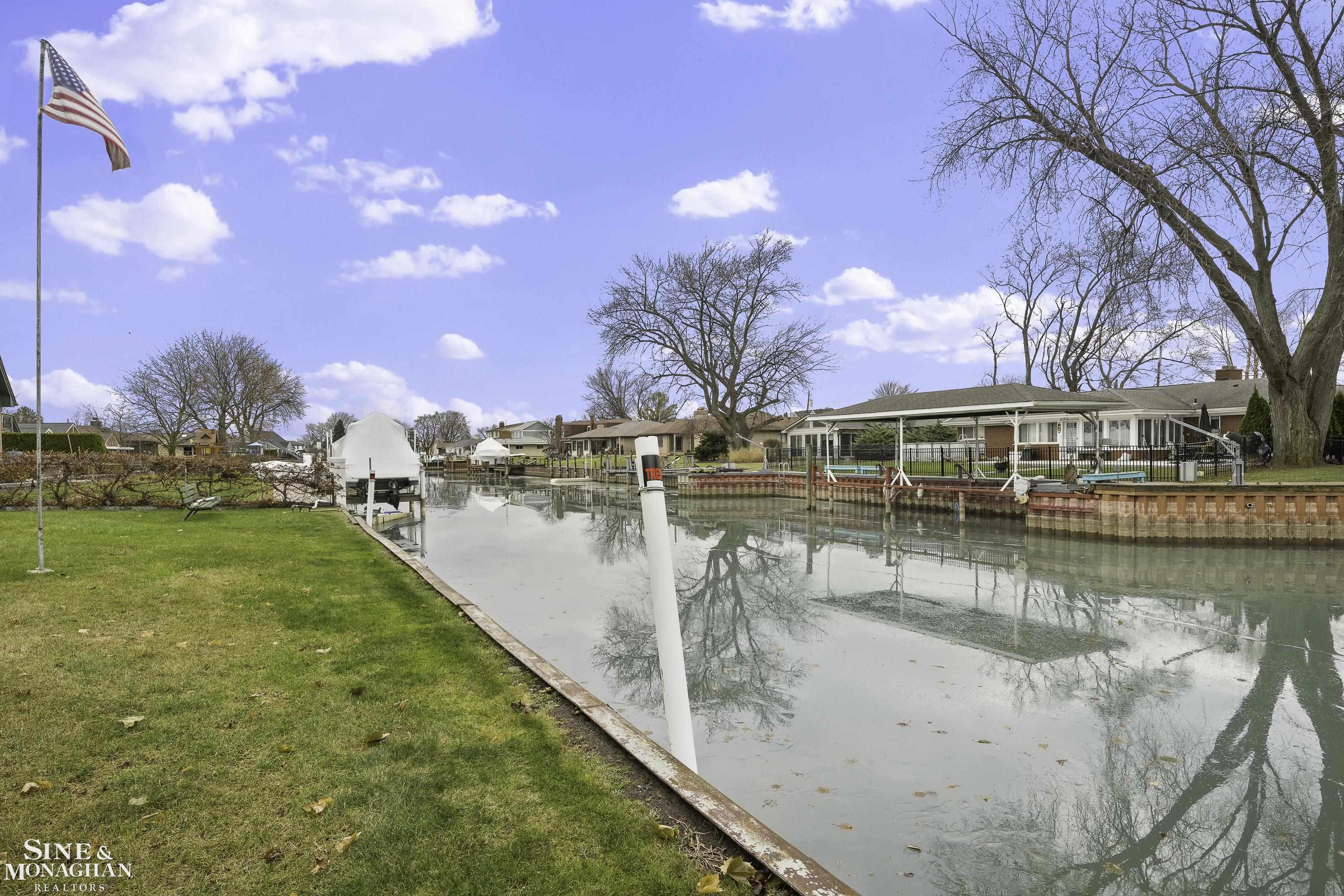 41400 Windmill Street