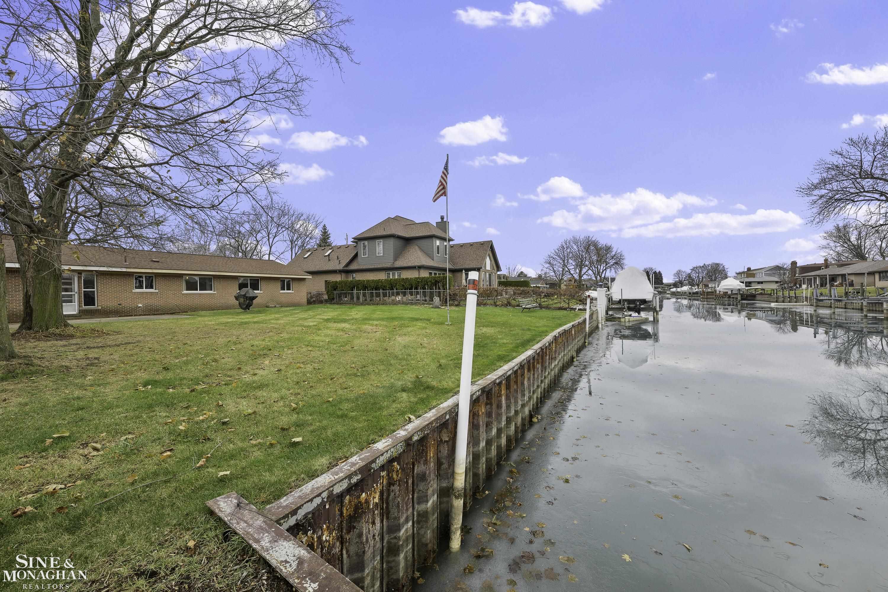 41400 Windmill Street