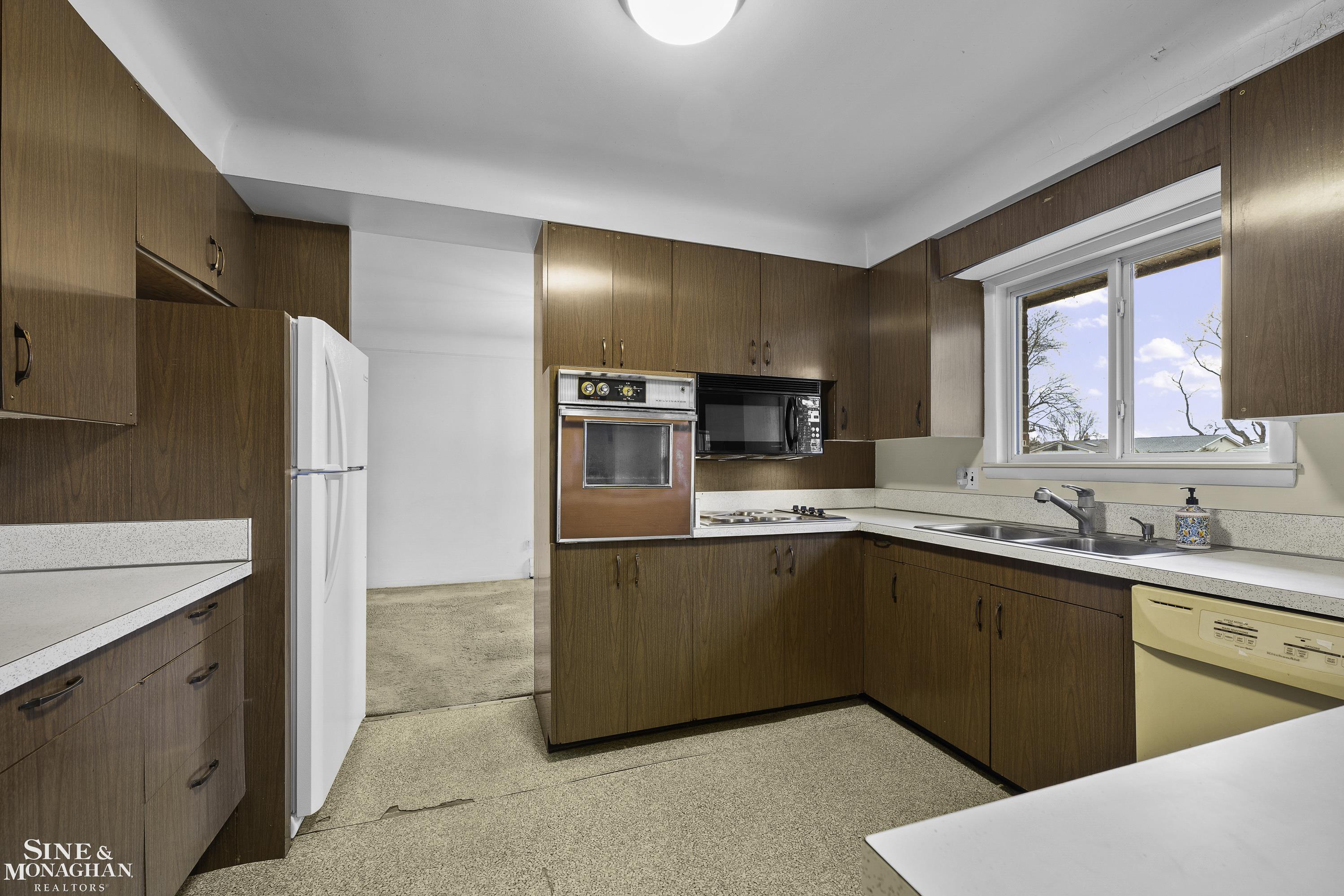 41400 Windmill Street