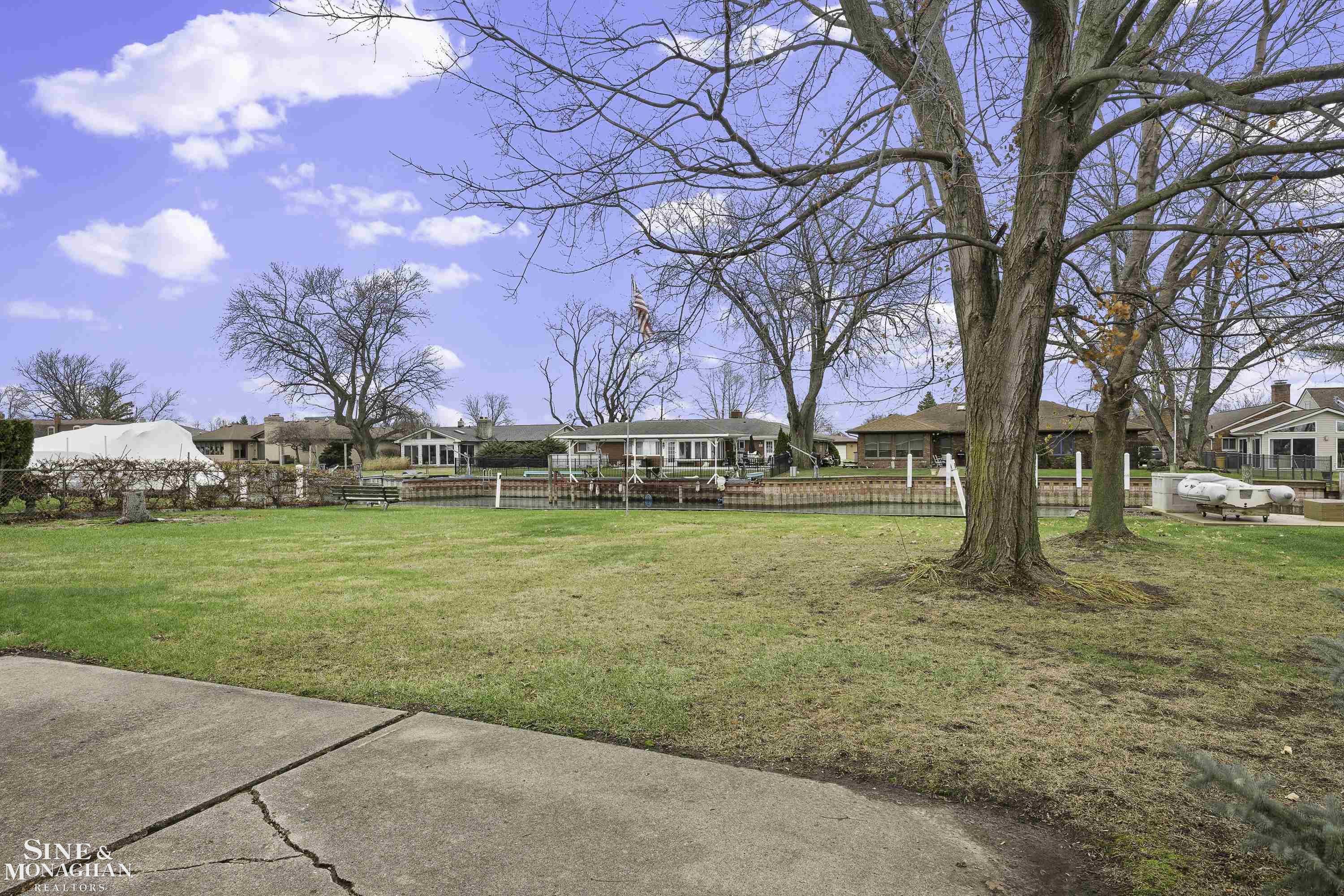 41400 Windmill Street