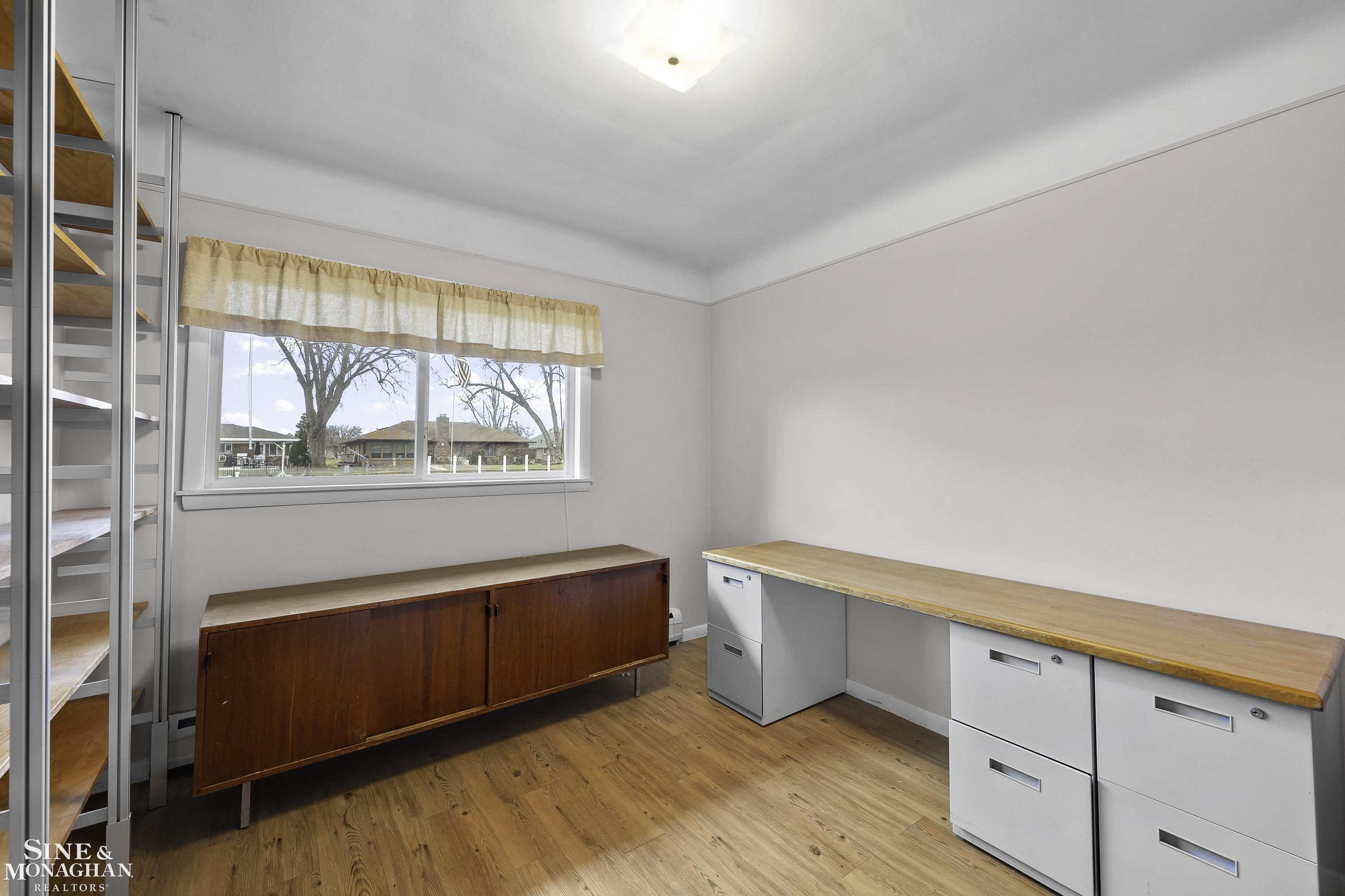 41400 Windmill Street