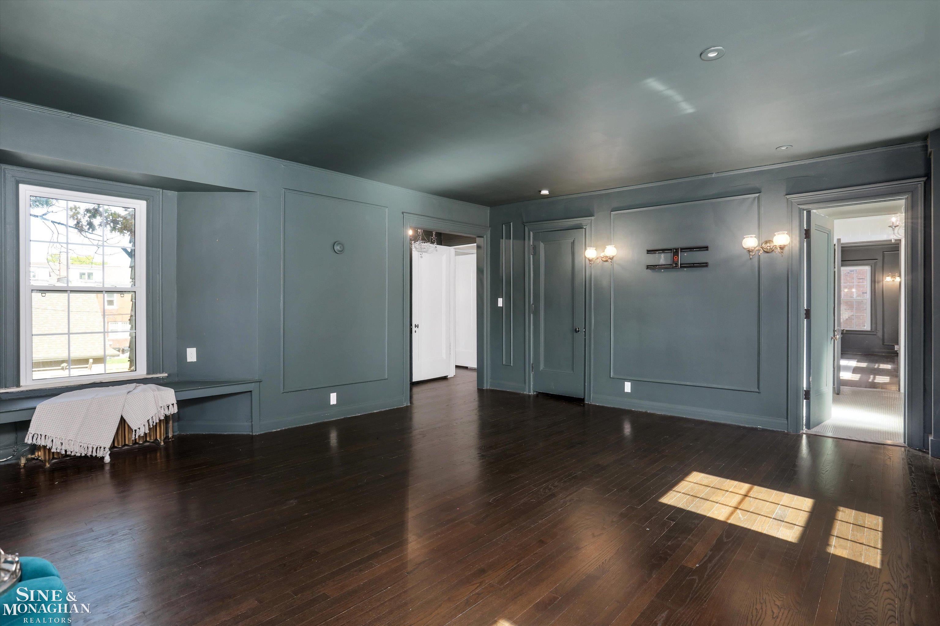 1550 W Boston Boulevard