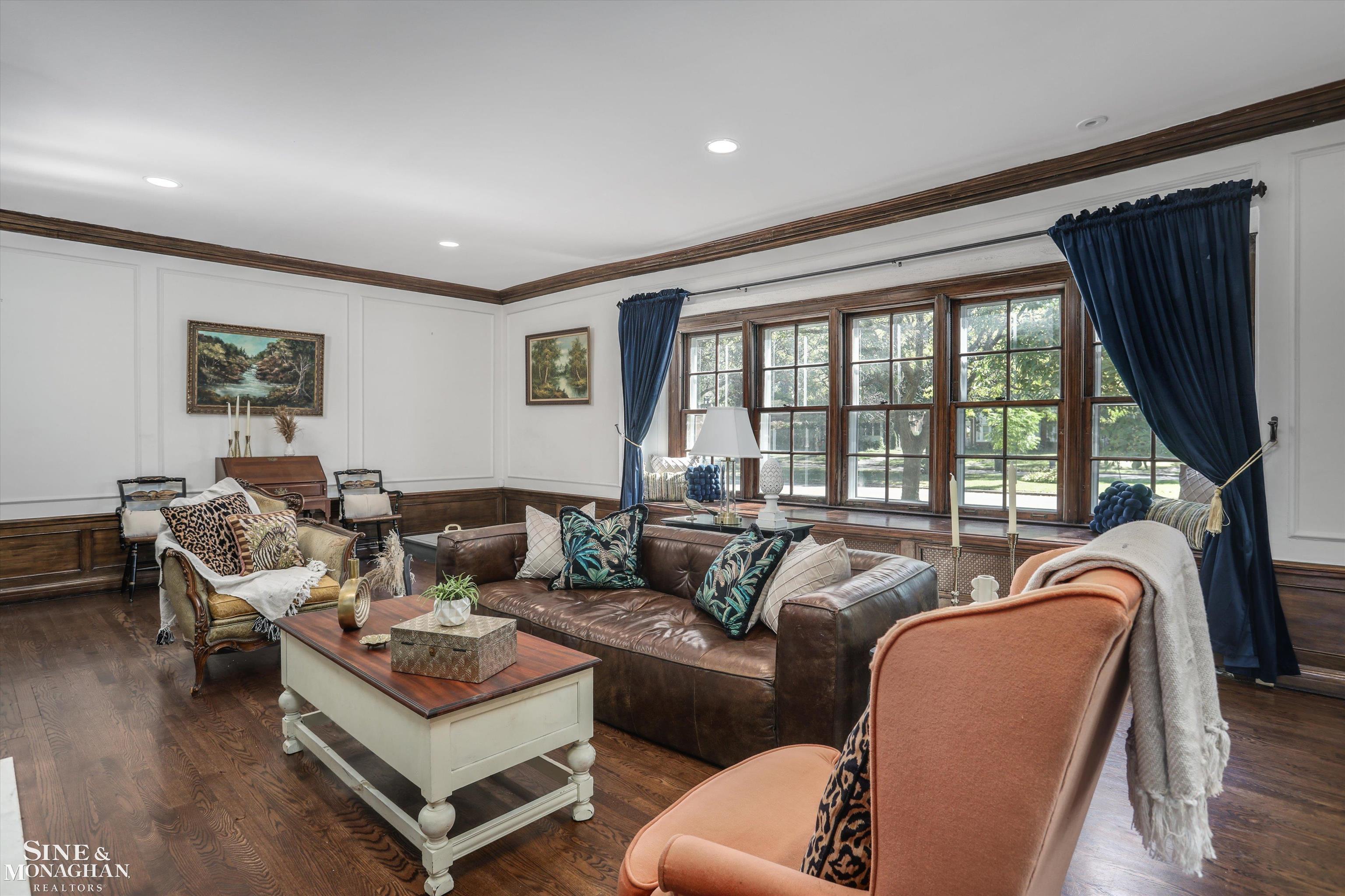 1550 W Boston Boulevard