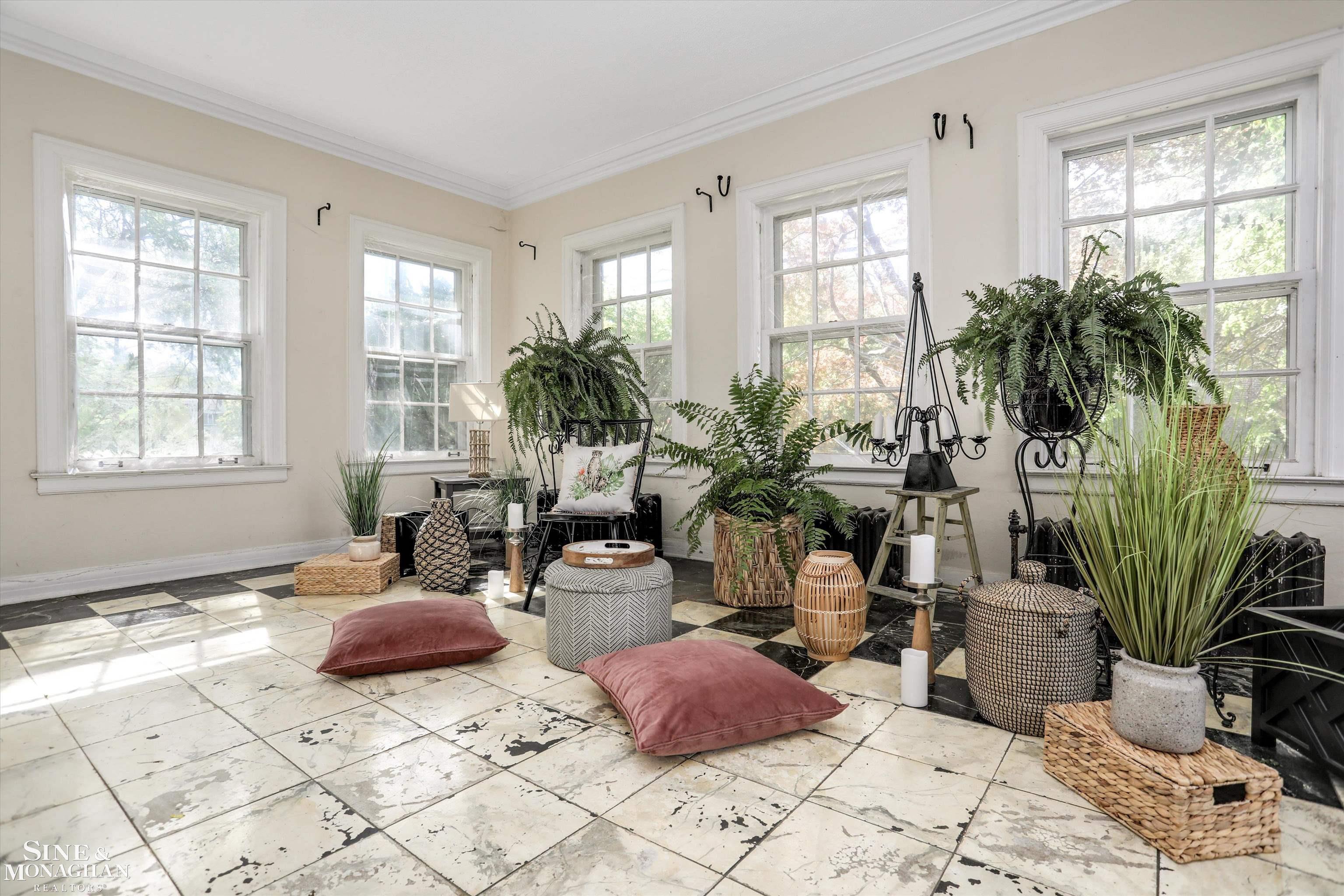 1550 W Boston Boulevard