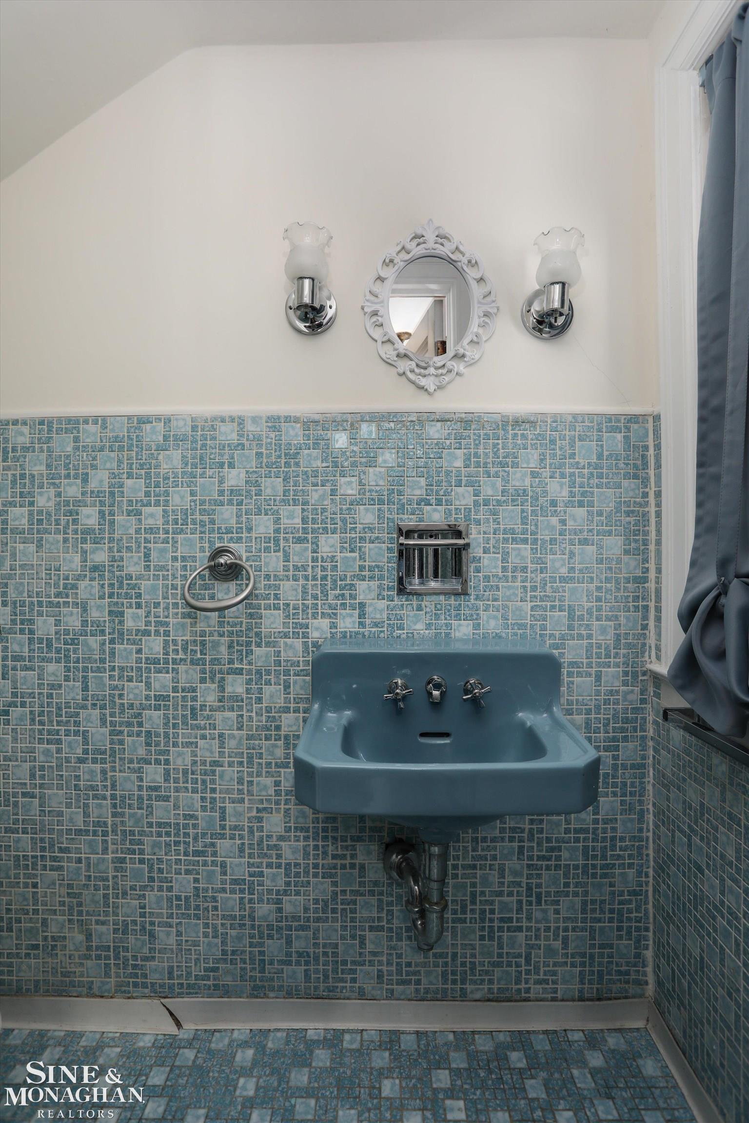 1550 W Boston Boulevard