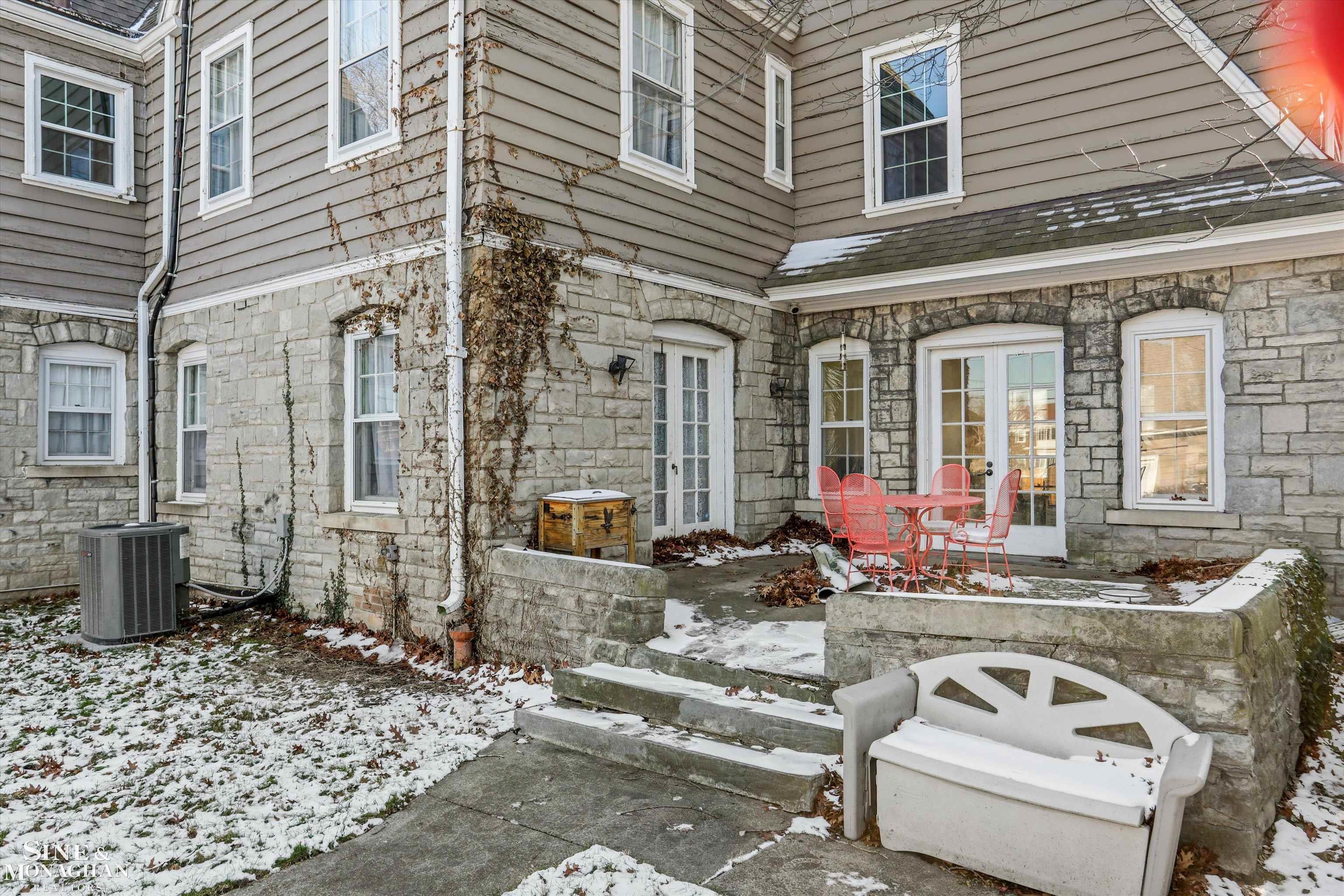 1550 W Boston Boulevard