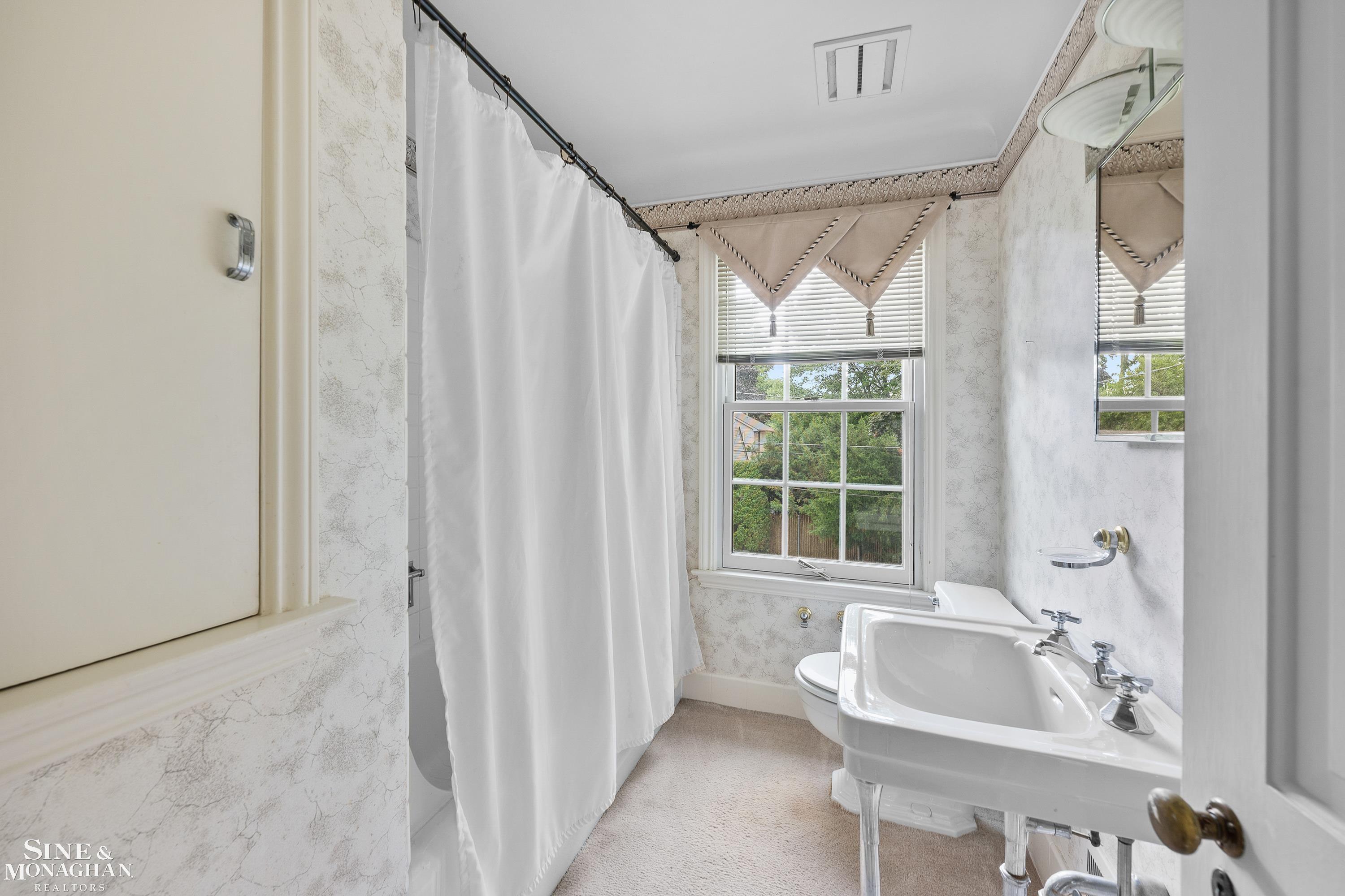 16908 Saint Paul Street