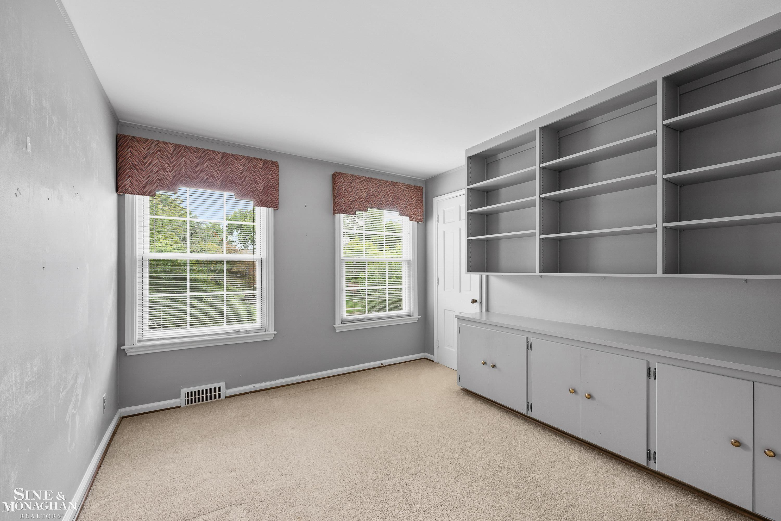 16908 Saint Paul Street