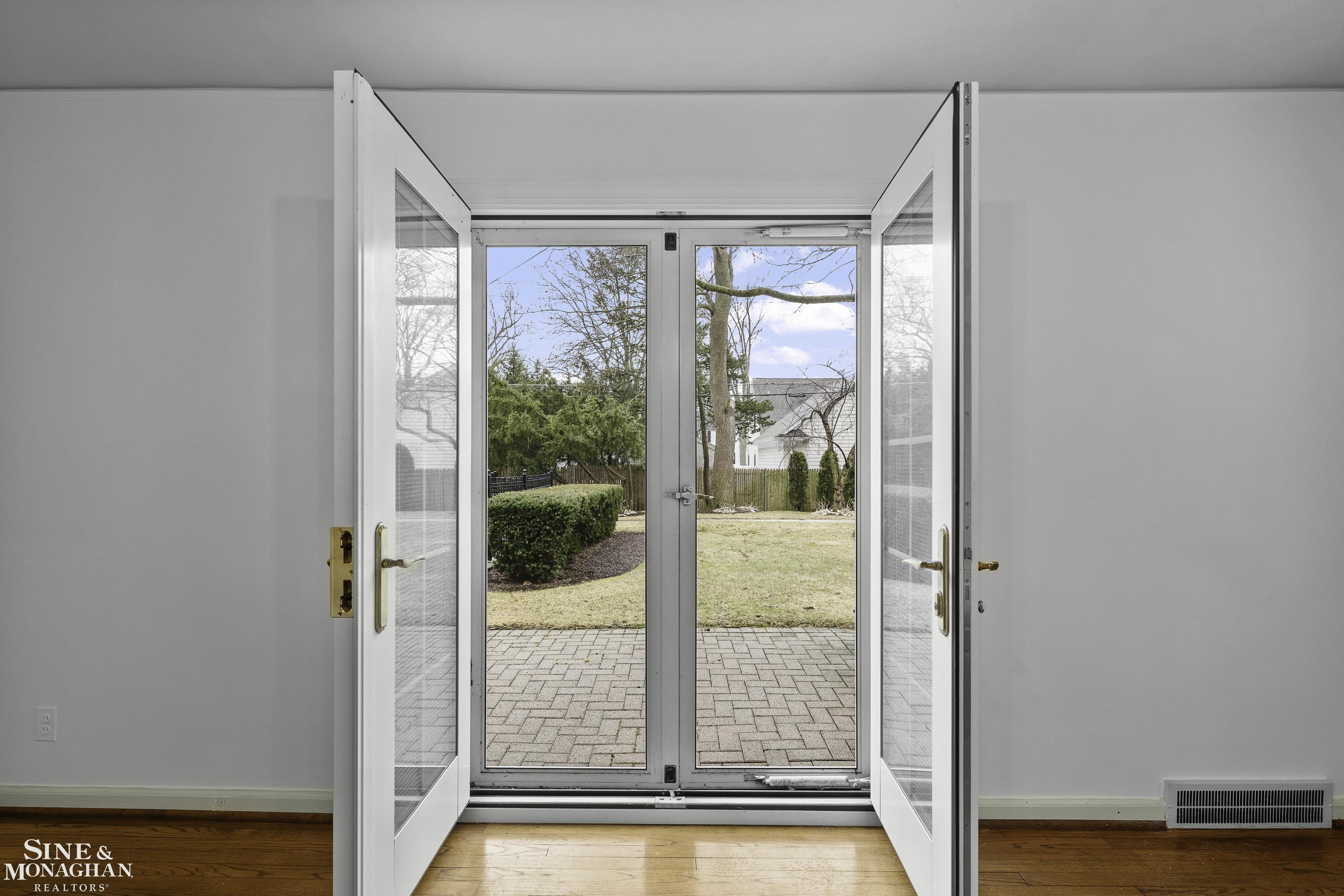 16908 Saint Paul Street