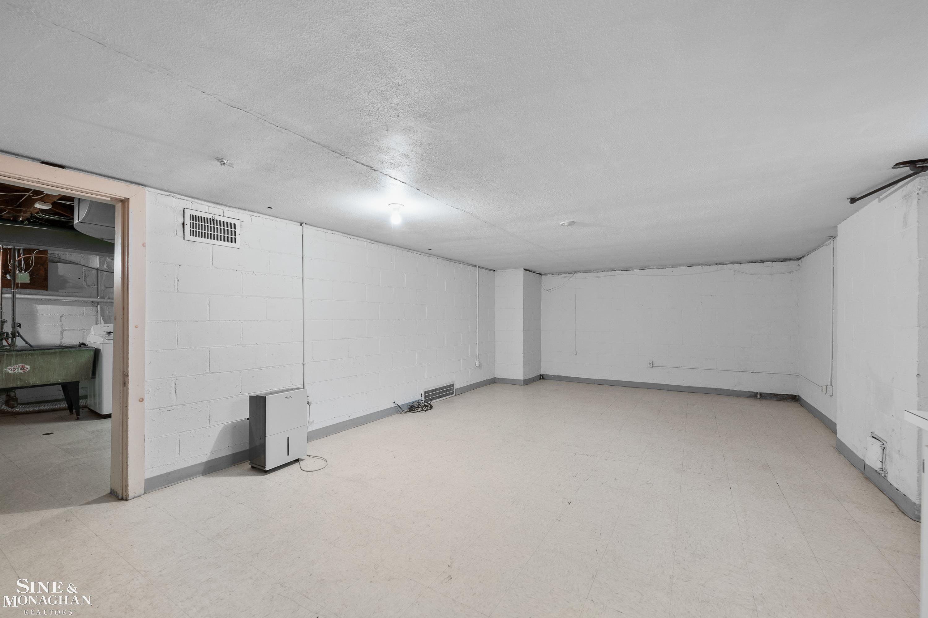 16908 Saint Paul Street