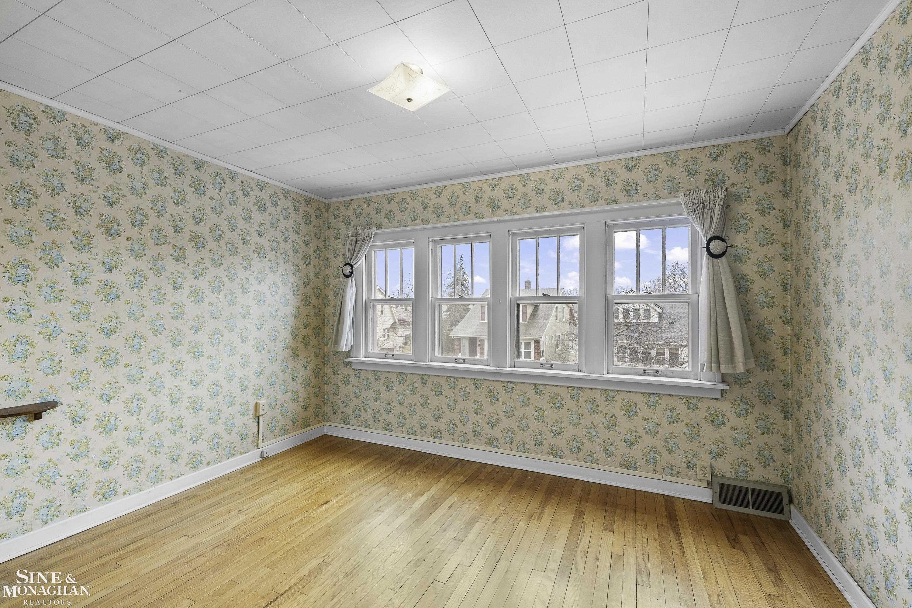 1415 Beaconsfield Avenue