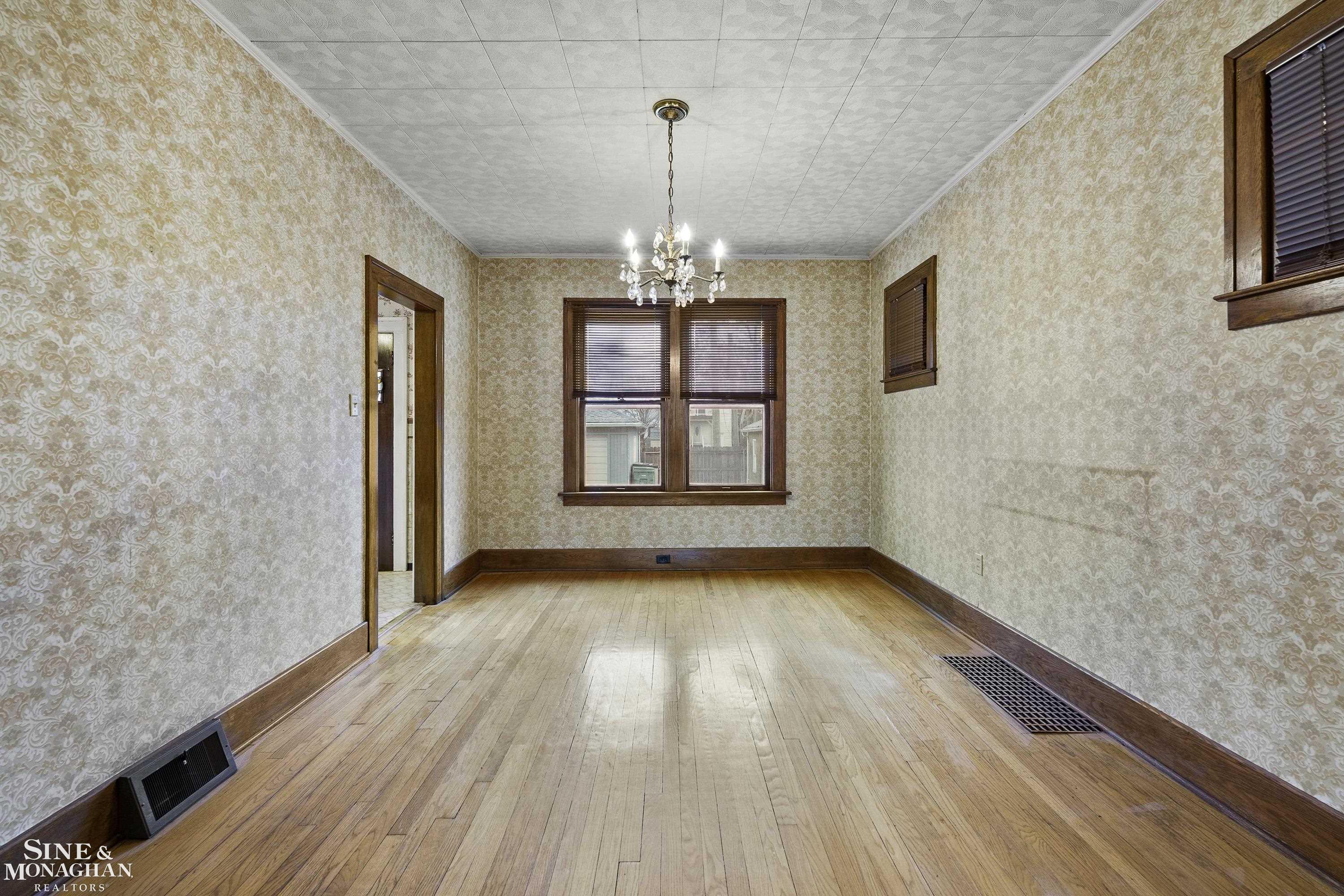 1415 Beaconsfield Avenue