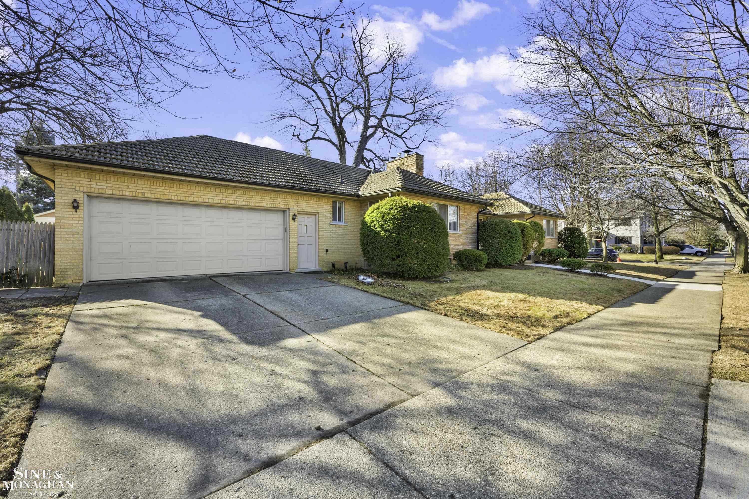 628 University Place