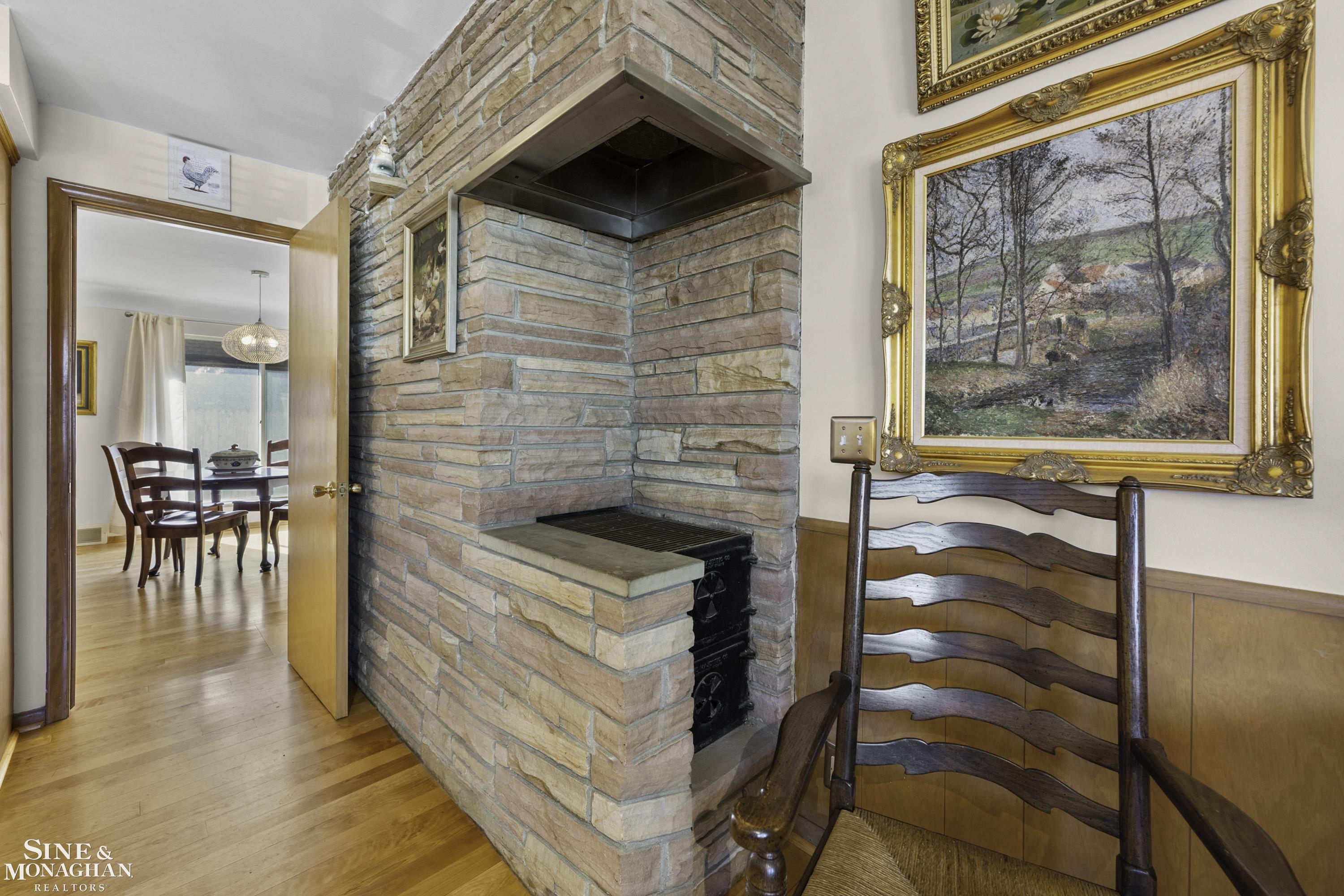 628 University Place