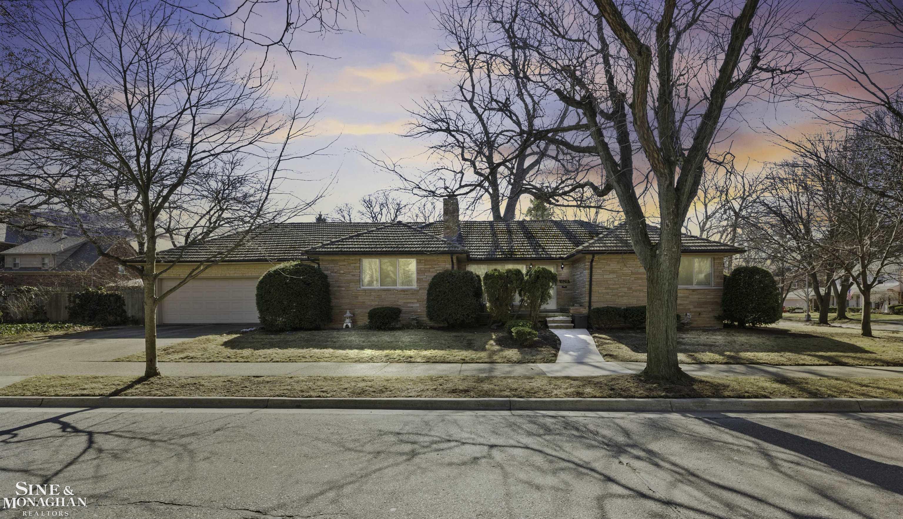 628 University Place