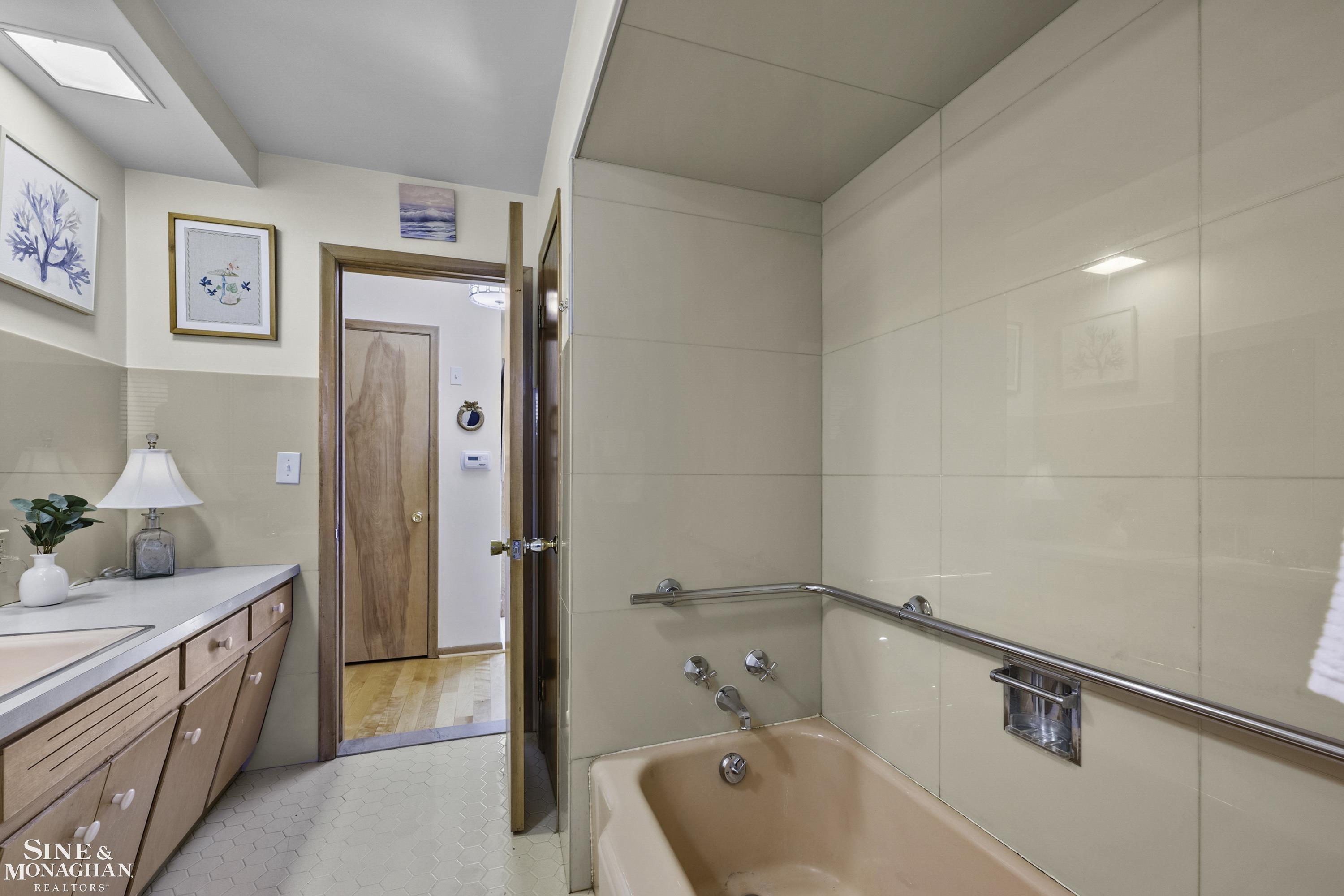 628 University Place