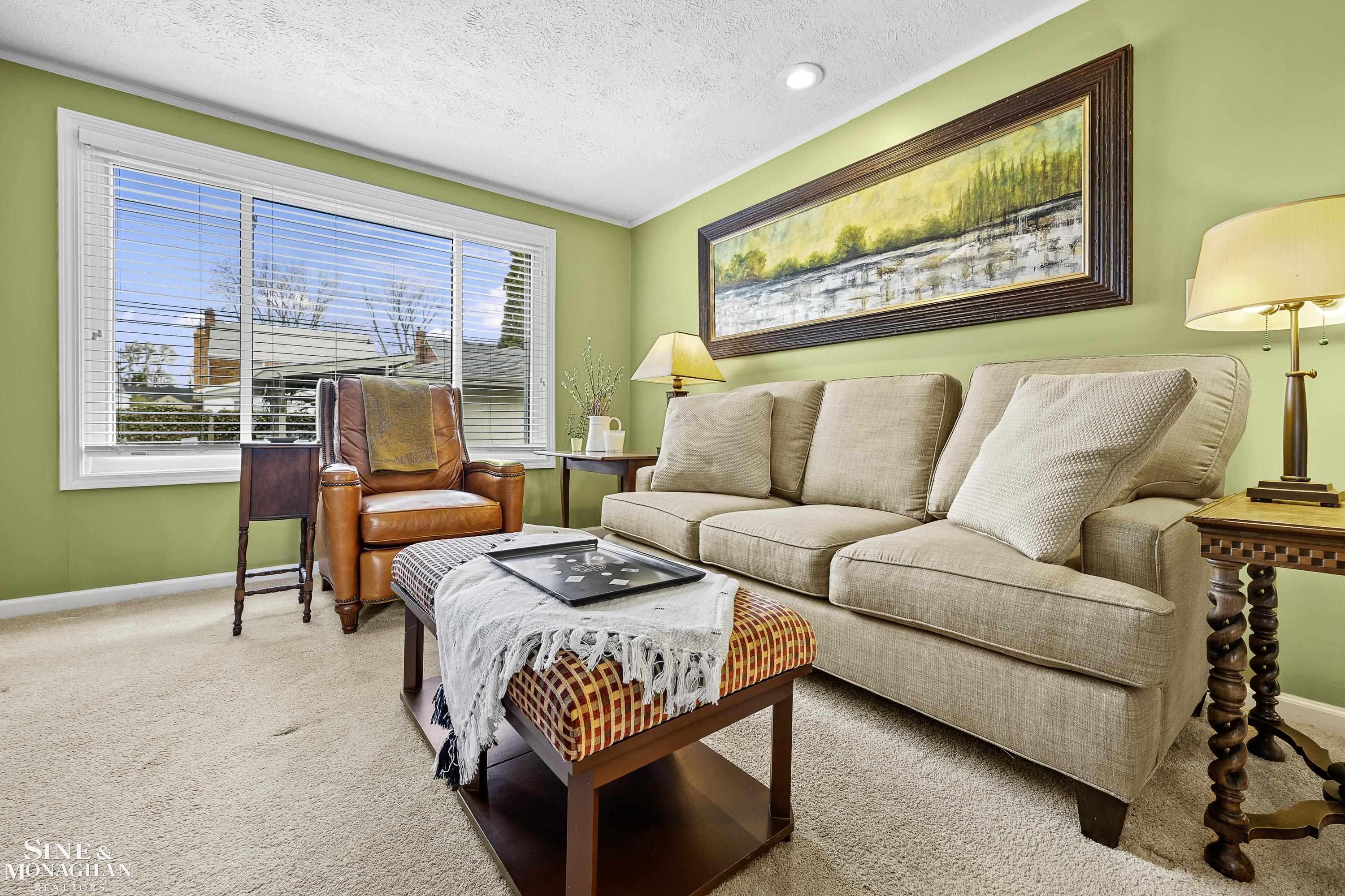 1882 Hunt Club Drive