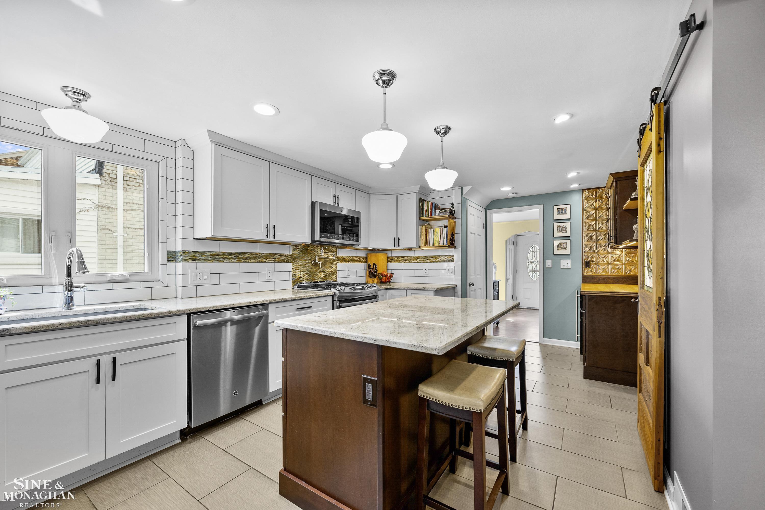 1882 Hunt Club Drive