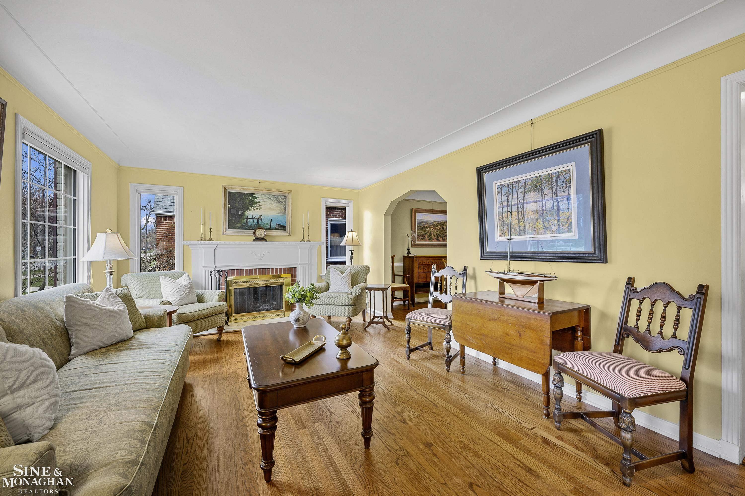 1882 Hunt Club Drive